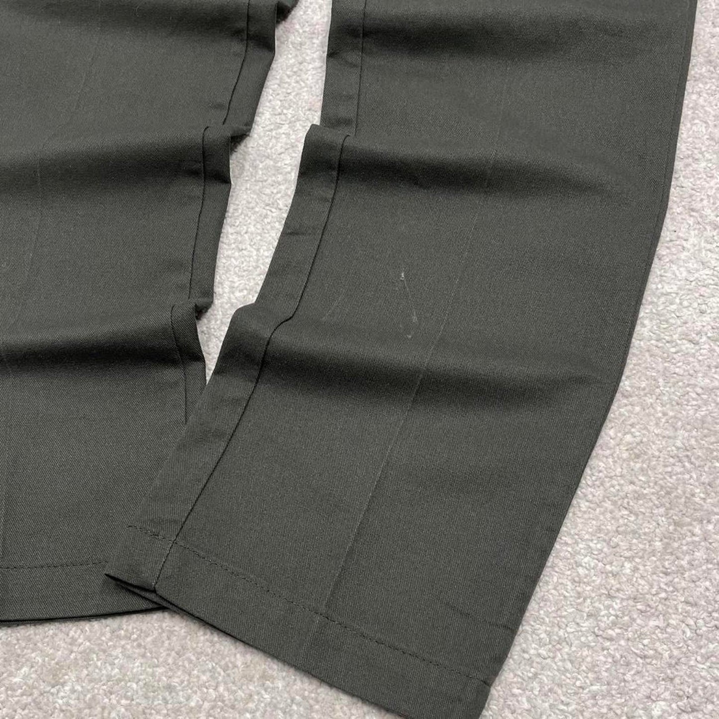 Y2k skater style Dickies work pants green Chino workwear trousers straight leg