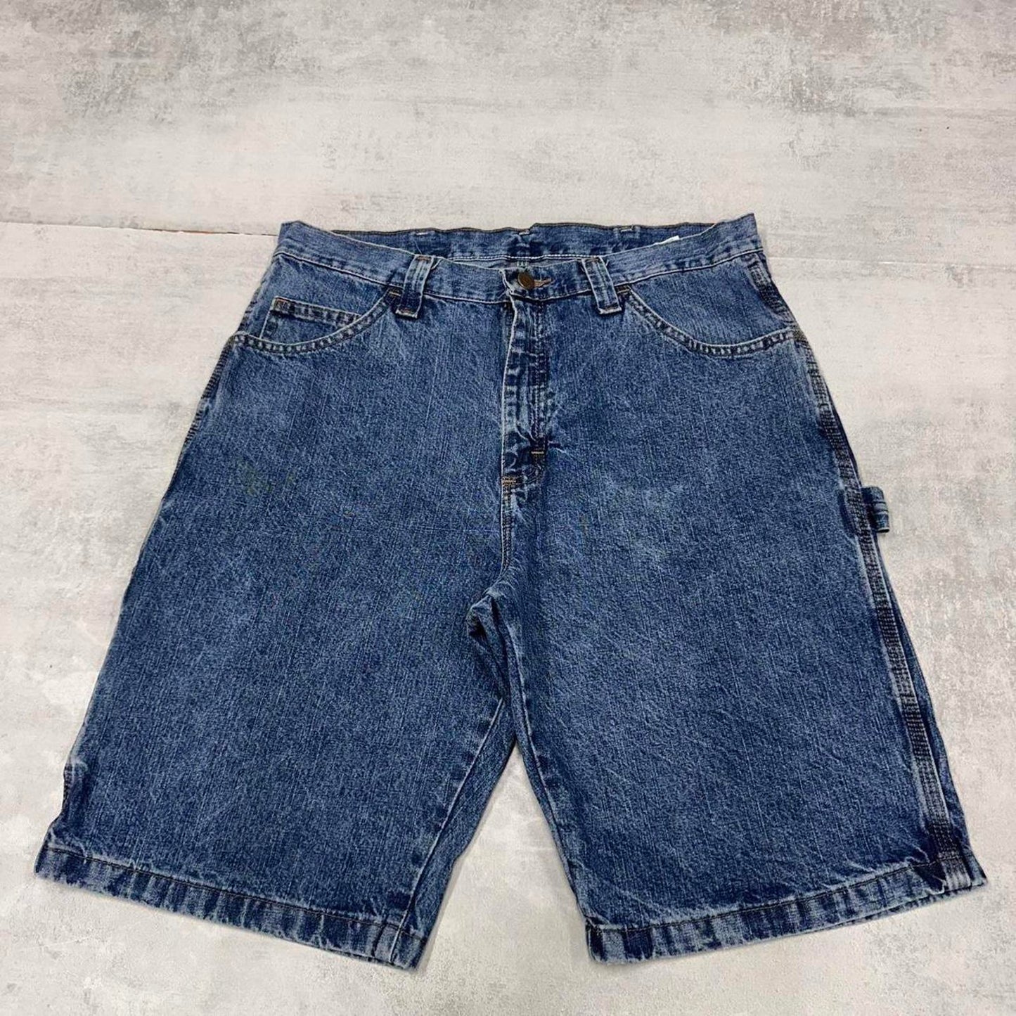 Mens baggy Wrangler carpenter jorts W34