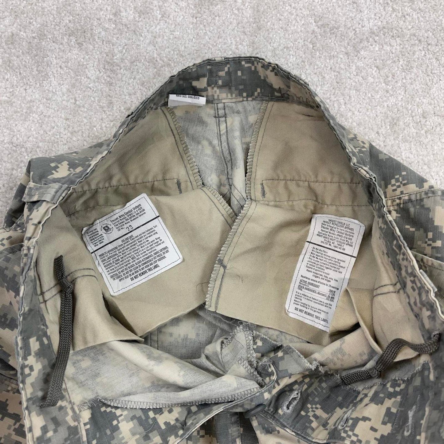 Vintage green US Army cargo pants Small W32L29 baggy digital camouflage trousers double knee