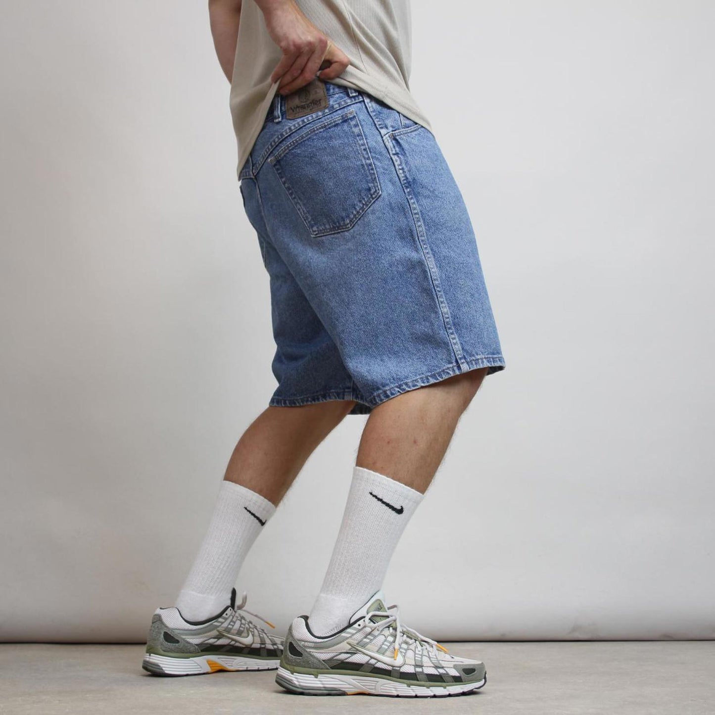 Mens blue denim Wrangler jorts W38