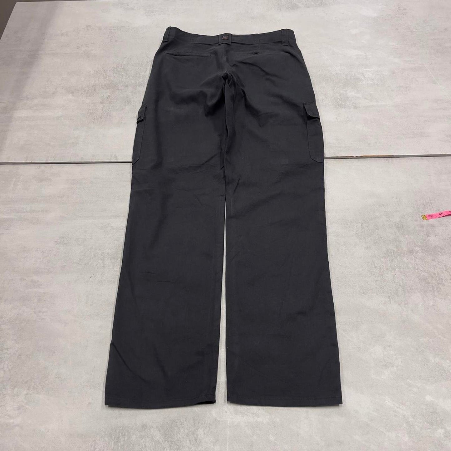 Black Wrangler cargo pants W32L34 loose cargo skater pants