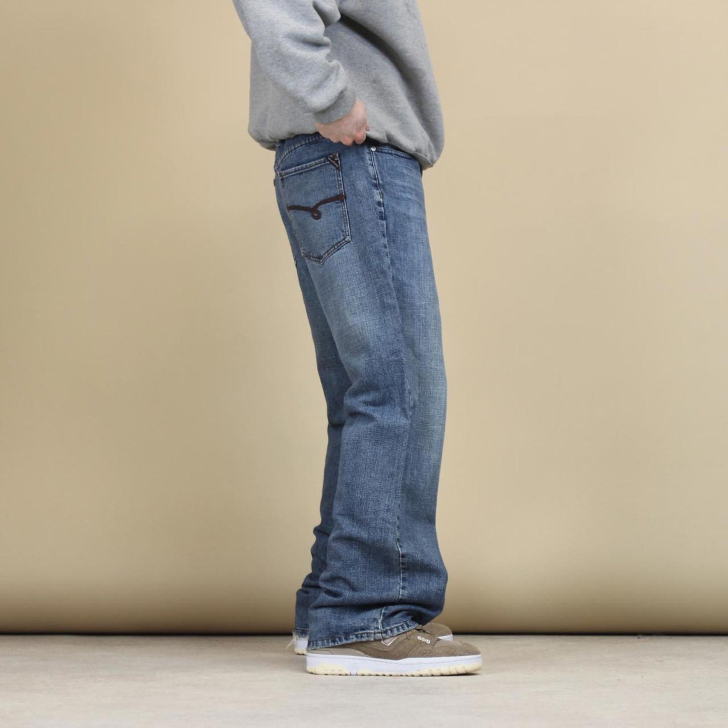 Blue Exhaust jeans W34L32 embroidered Y2K style stitch detailing design