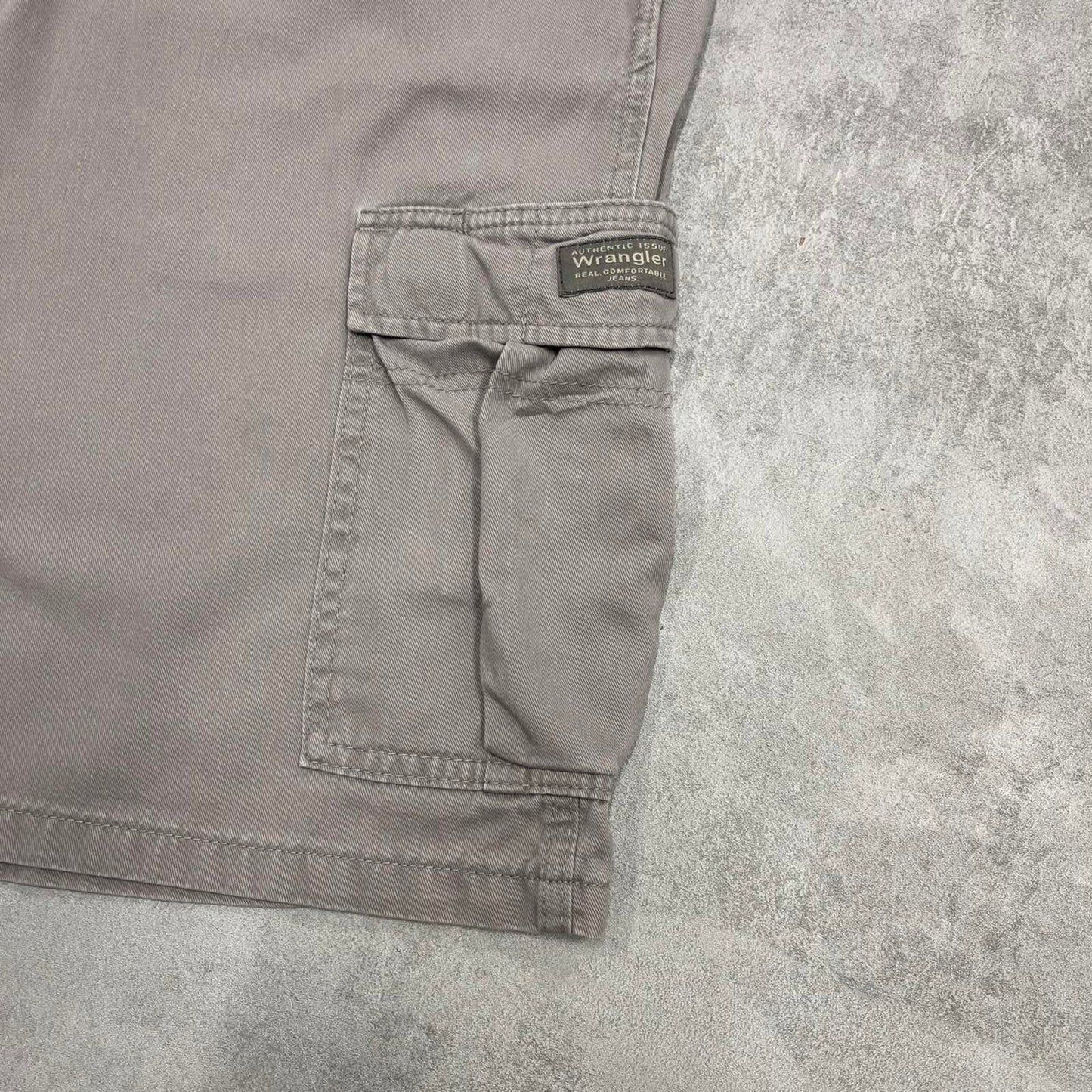 Baggy Wrangler cargo shorts W36