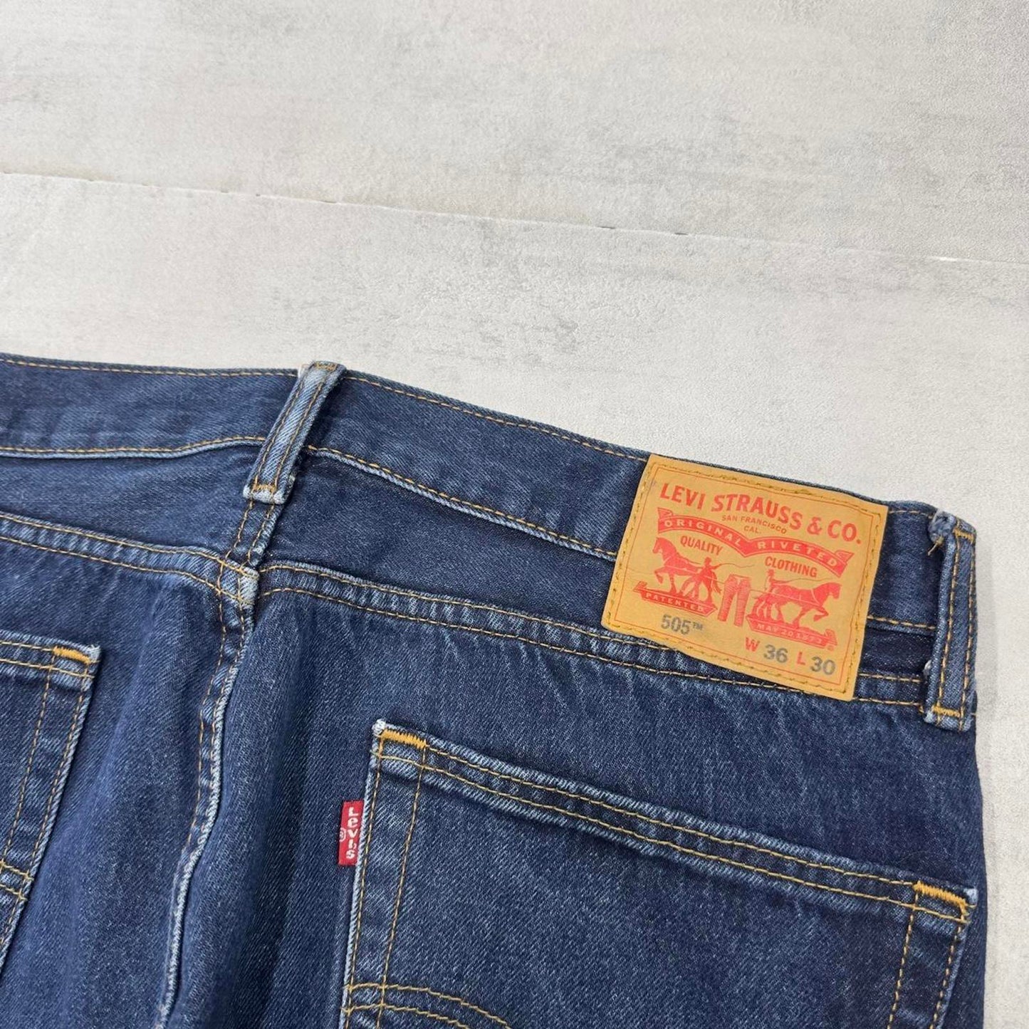 Blue Levis 505 jeans W36L30 blue loose straight leg y2k style pants red tab logo