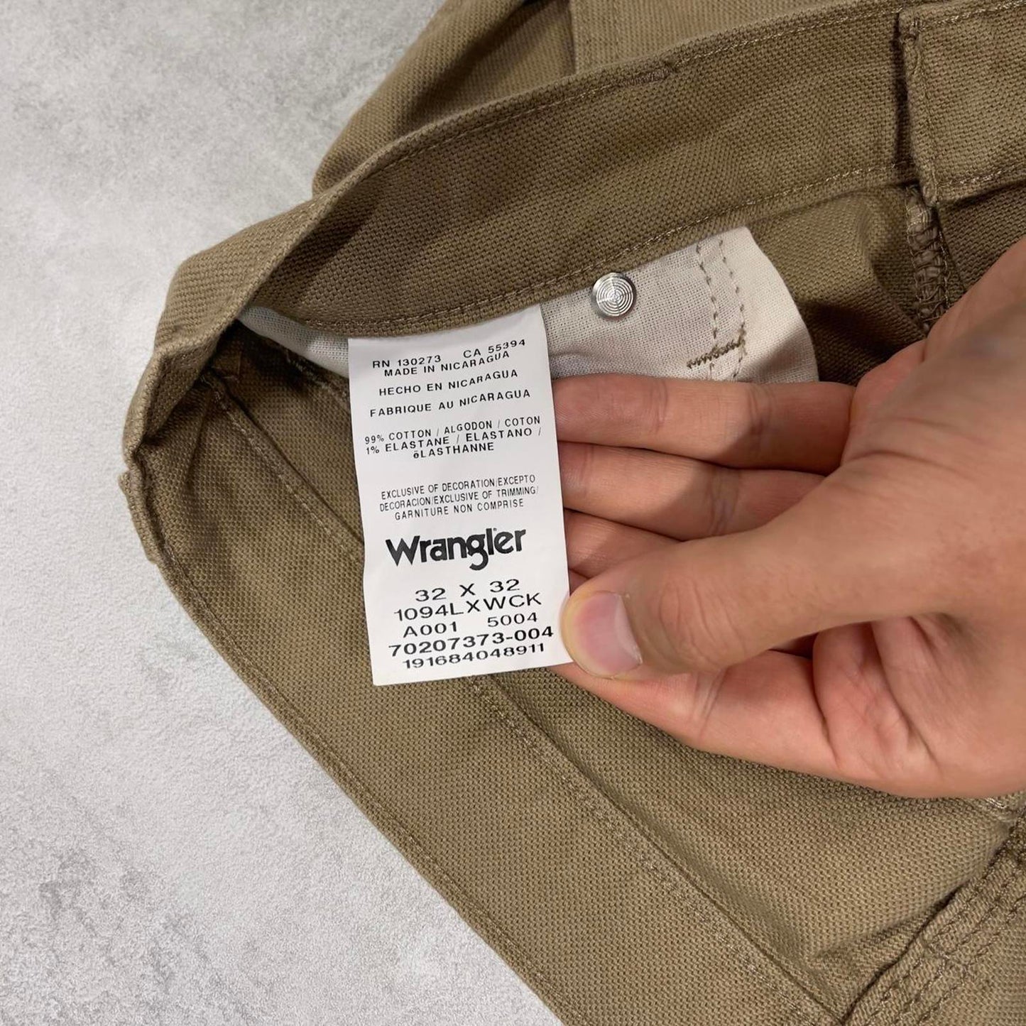 Tan Wrangler carpenter pants W32L32 loose cargo skater style jeans