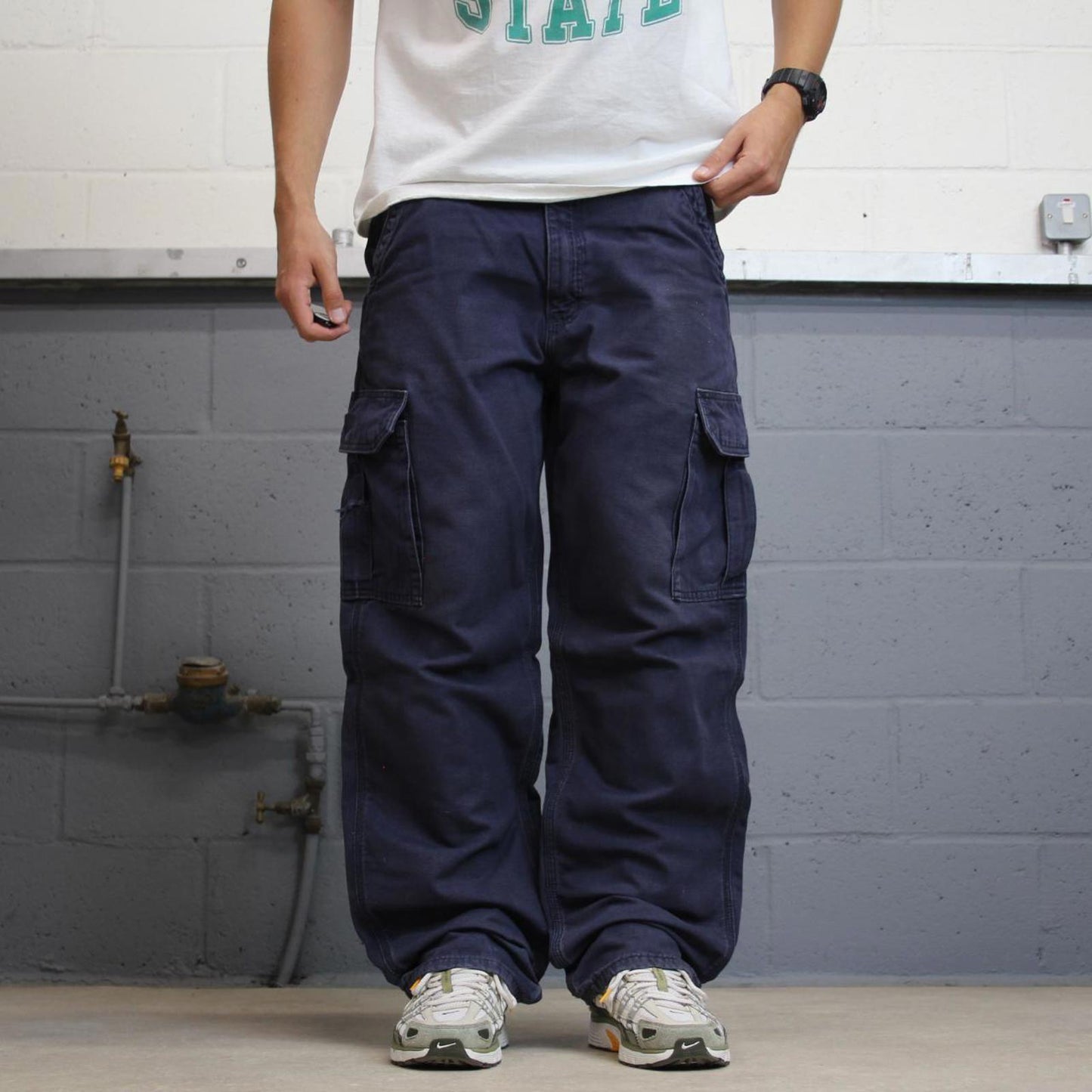 Carhartt FR cargo pants W35 L32 loose navy 90s style cargo skater pants