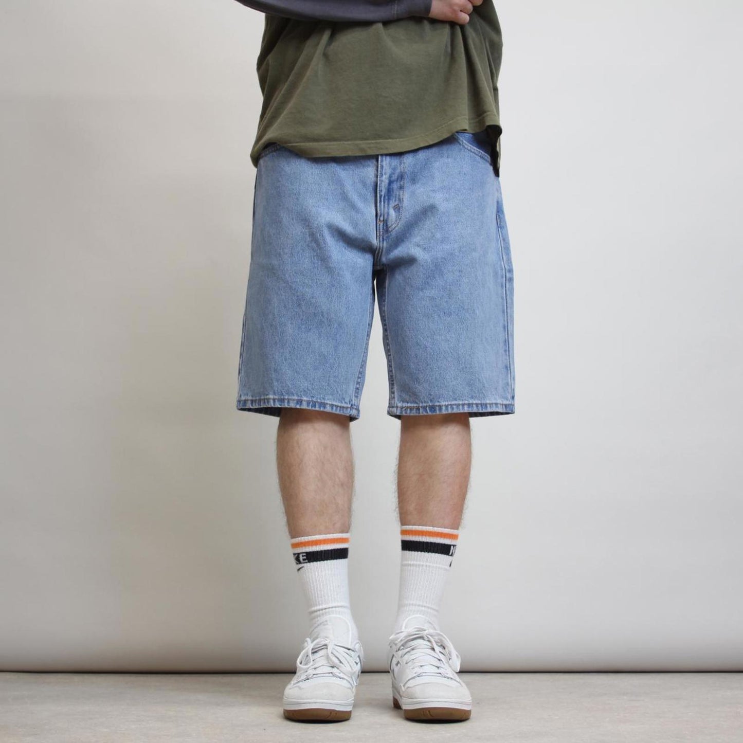 Levi's 405 jean shorts W38