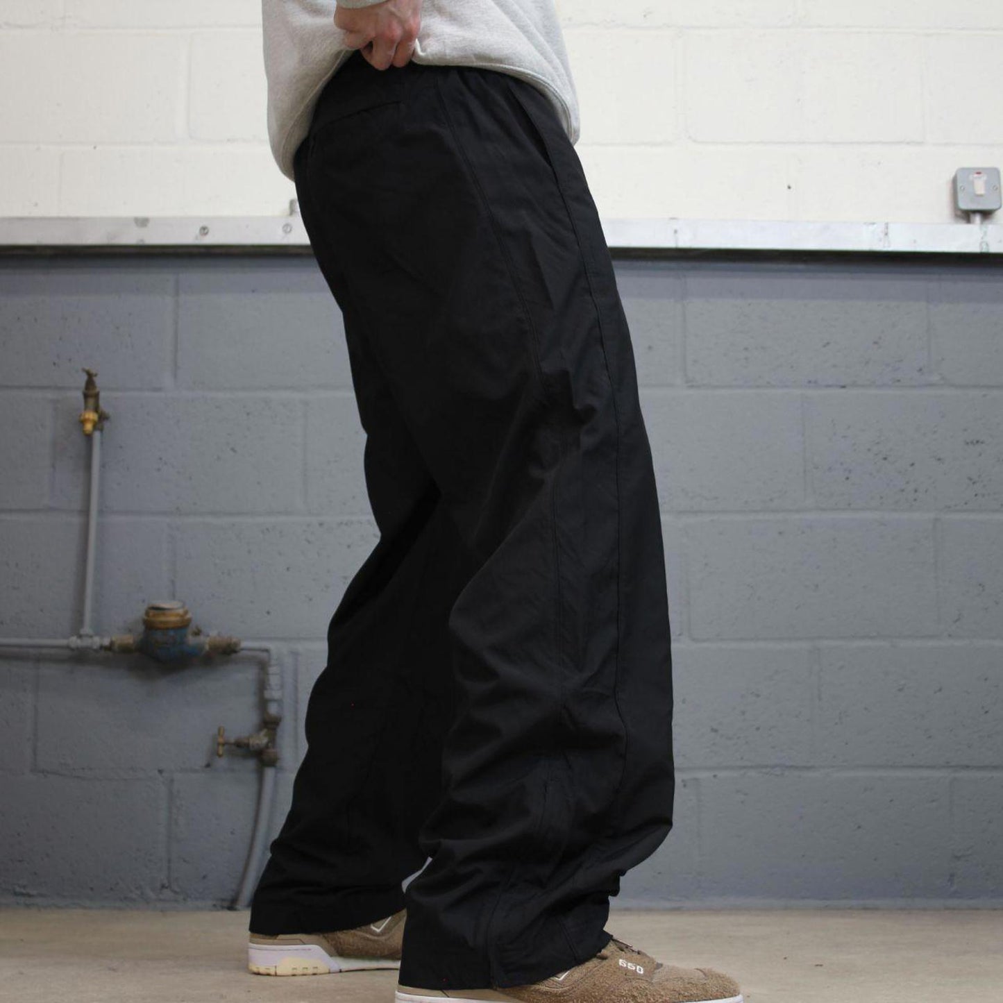 Baggy Nike Trackies M Black y2k 00s style loose wide leg joggers swoosh logo soft lining