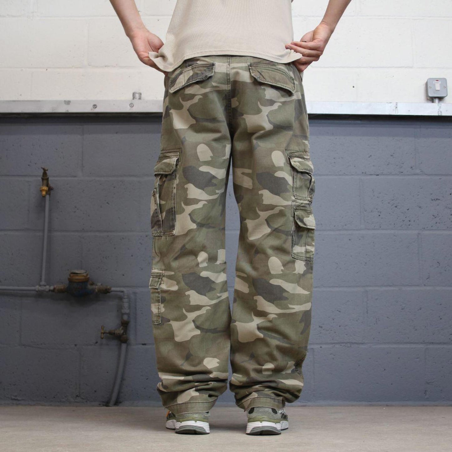 Baggy camo Iron Co. cargo pants W36L34 Khaki camouflage loose y2k style carpenter trousers