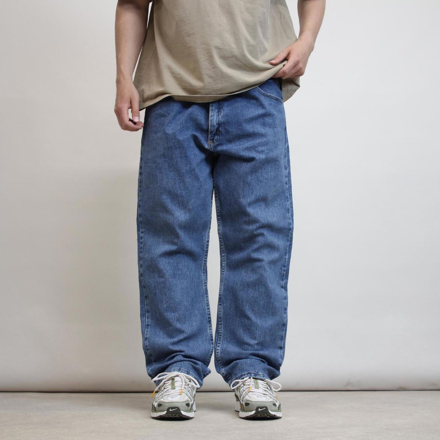 Mens Wrangler jeans W40 L30 blue loose denim skater pants