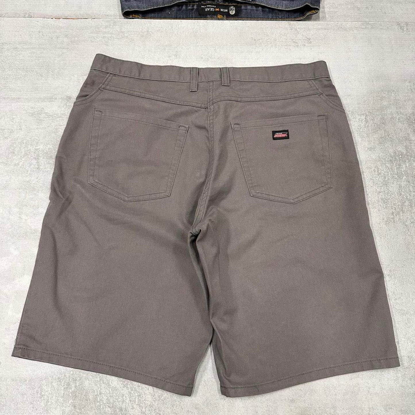 Mens Dickies shorts W36