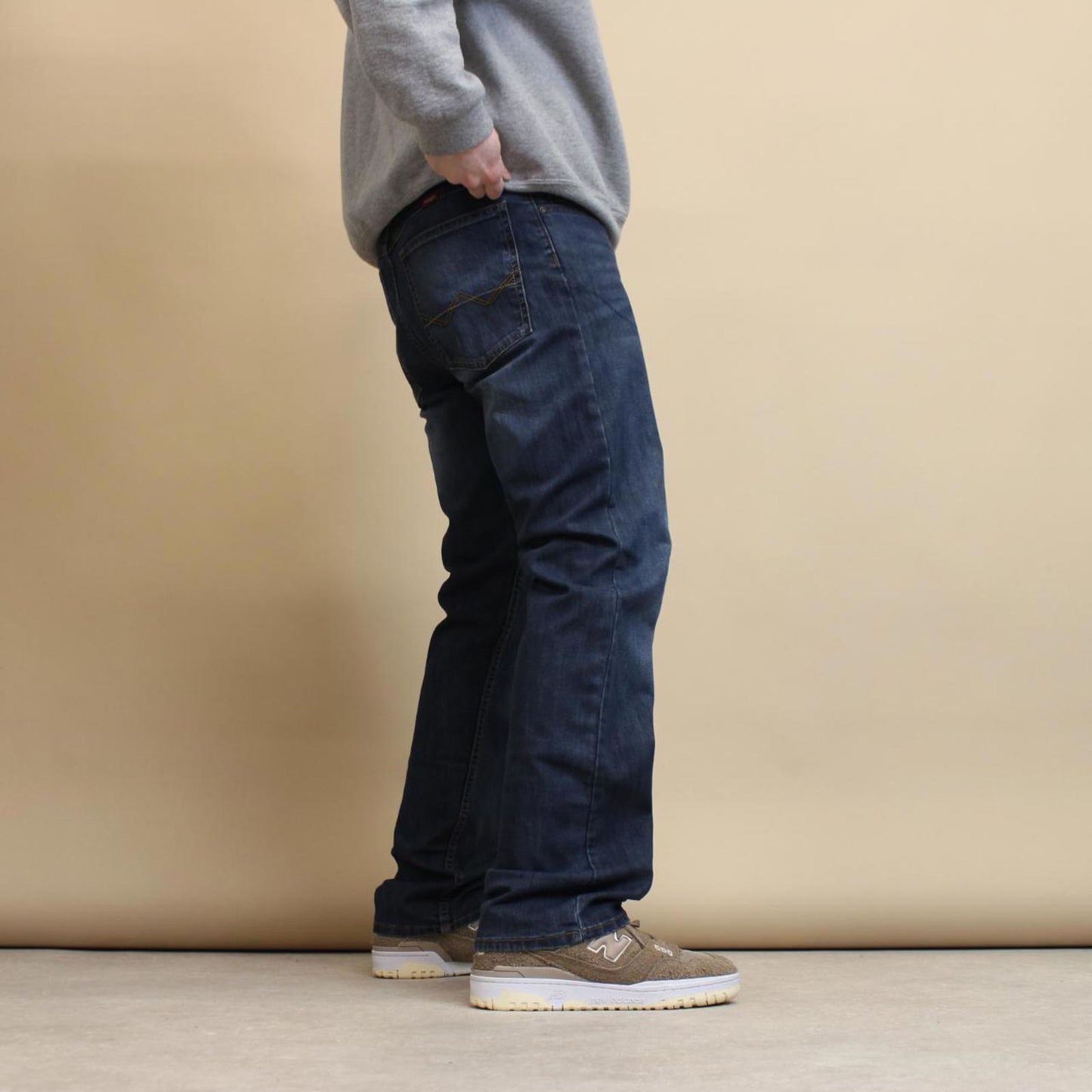 Blue Wrangler jeans W34L30 slim straight fit denim pants