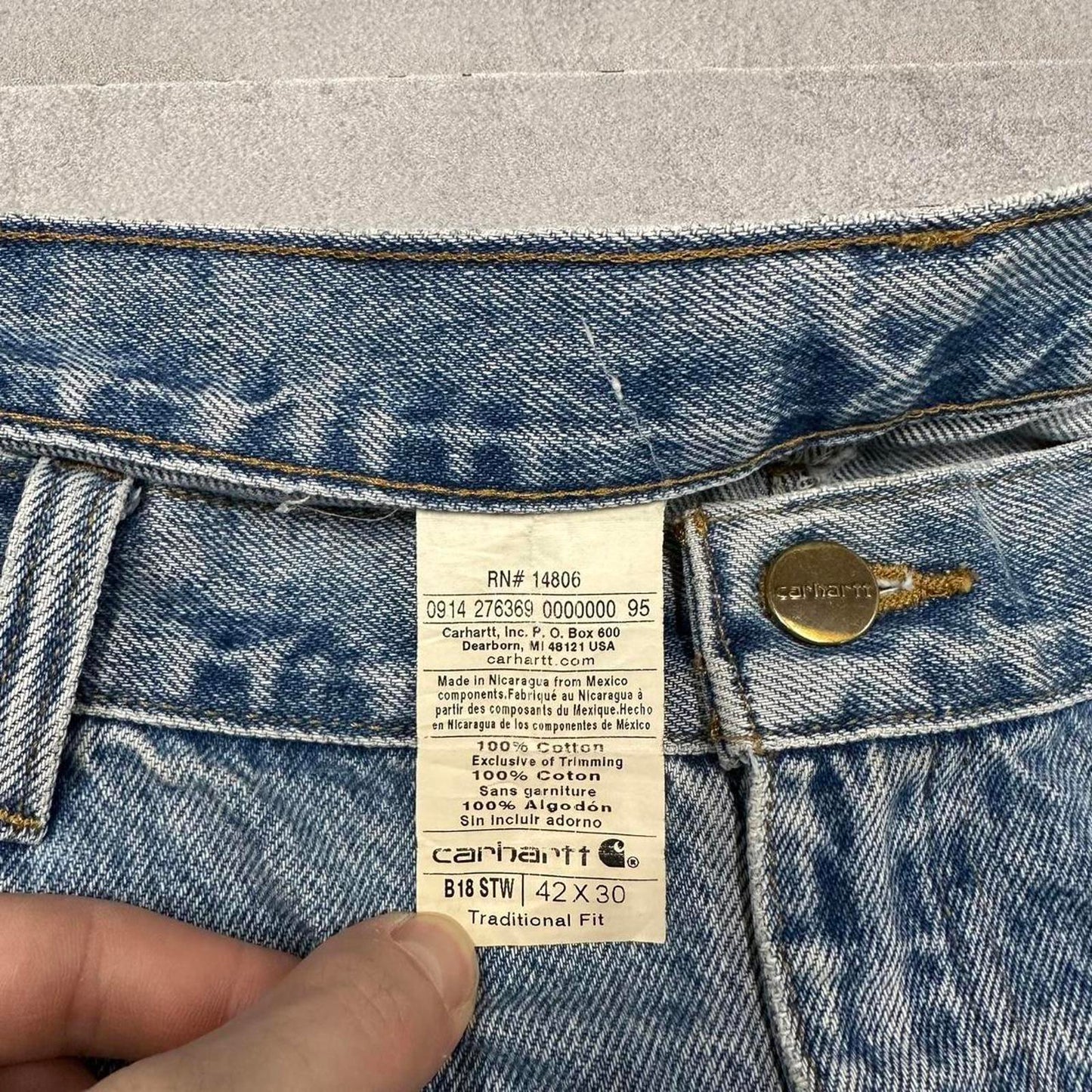 Mens vintage Carhartt jeans W40 L25.5 blue loose denim 90s style jeans