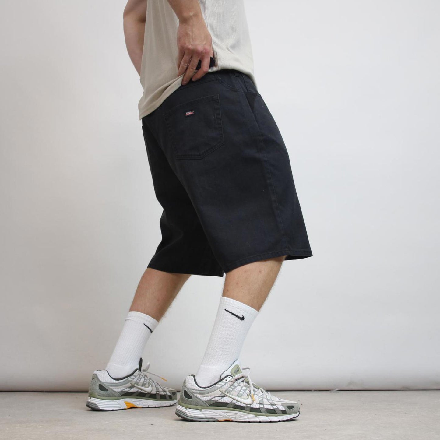 Black Dickies shorts W42