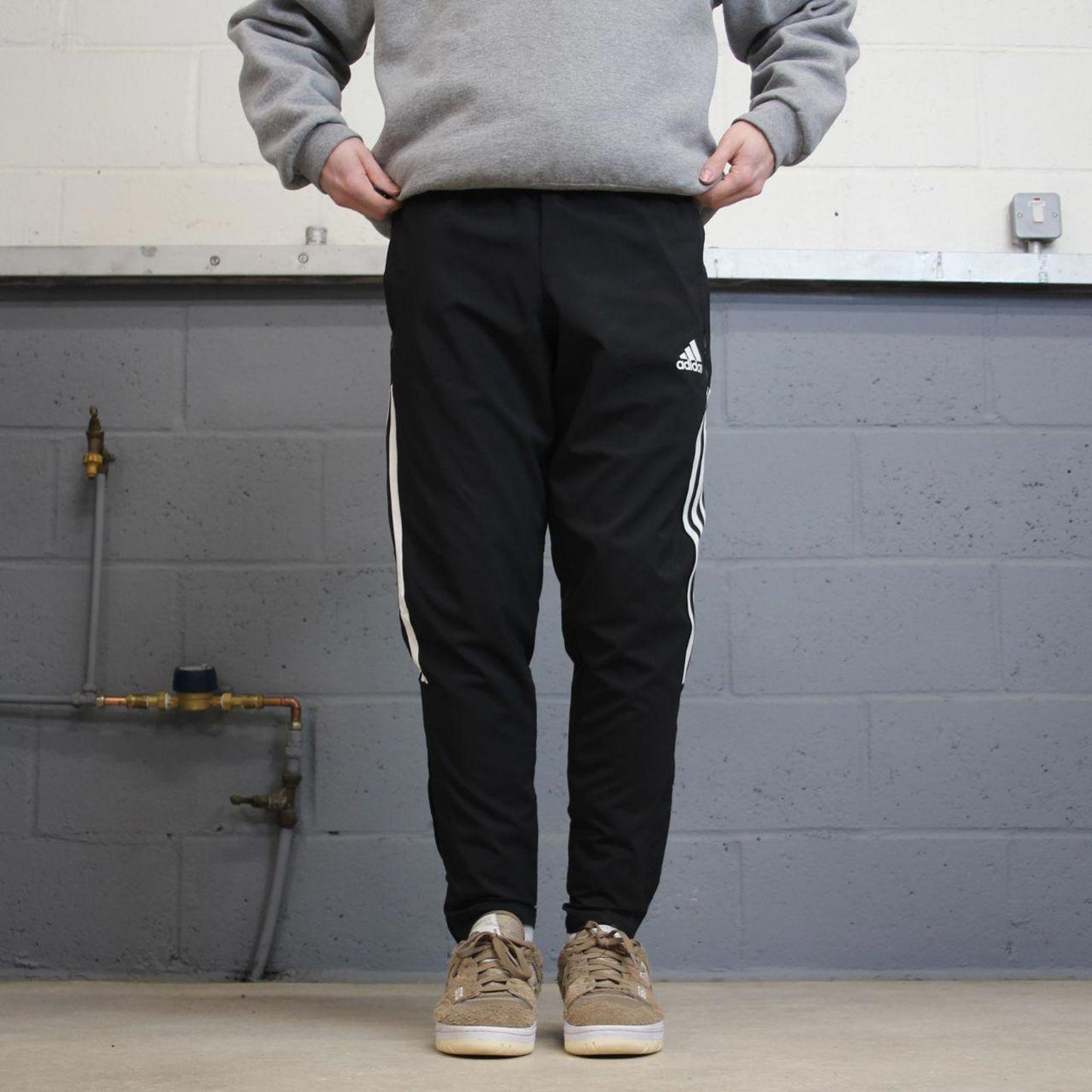 Y2k Adidas tracksuit bottoms M 00s style sportswear joggers mesh unlined track pants logo trackies