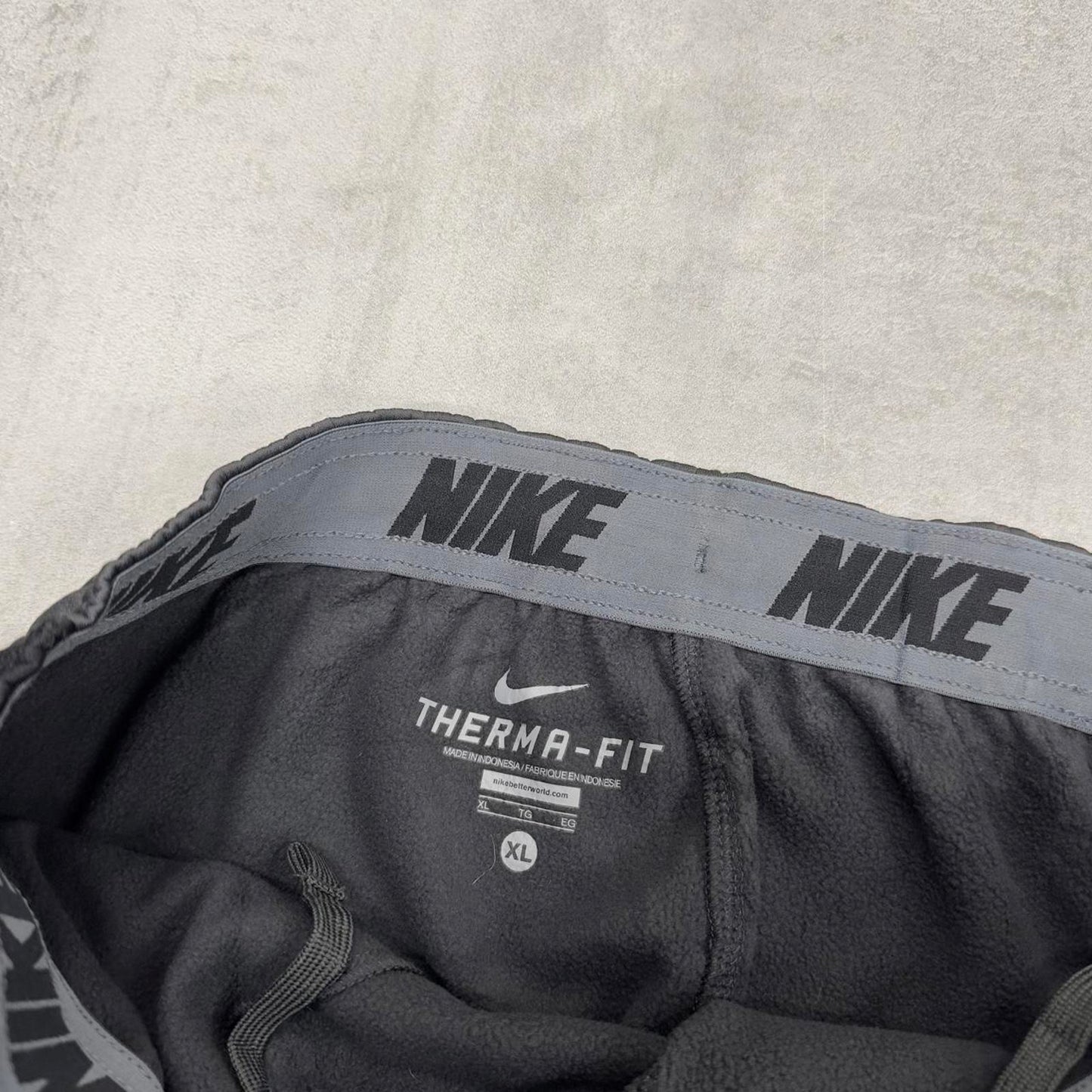 Baggy Nike Trackies XL Grey y2k 00s style fleece lined wide leg joggers embroidered logo side stripe