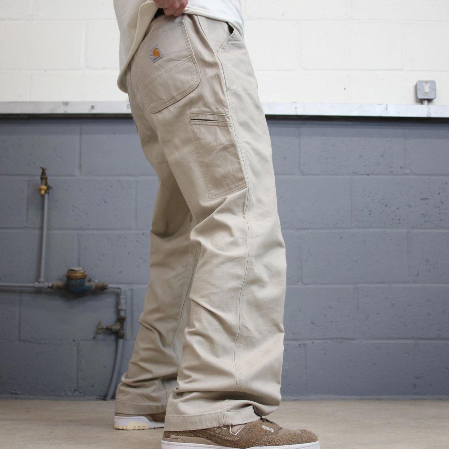 Beige Carhartt carpenter pants W36L32 relaxed fit 90s skater style cargos