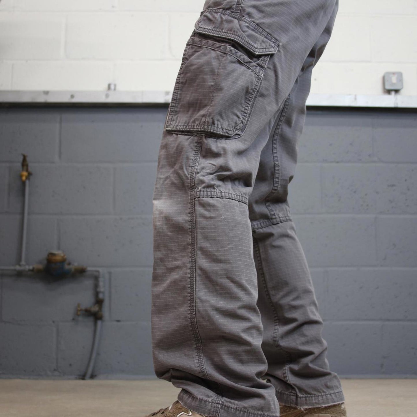 Grey Carhartt cargo pants W31L32