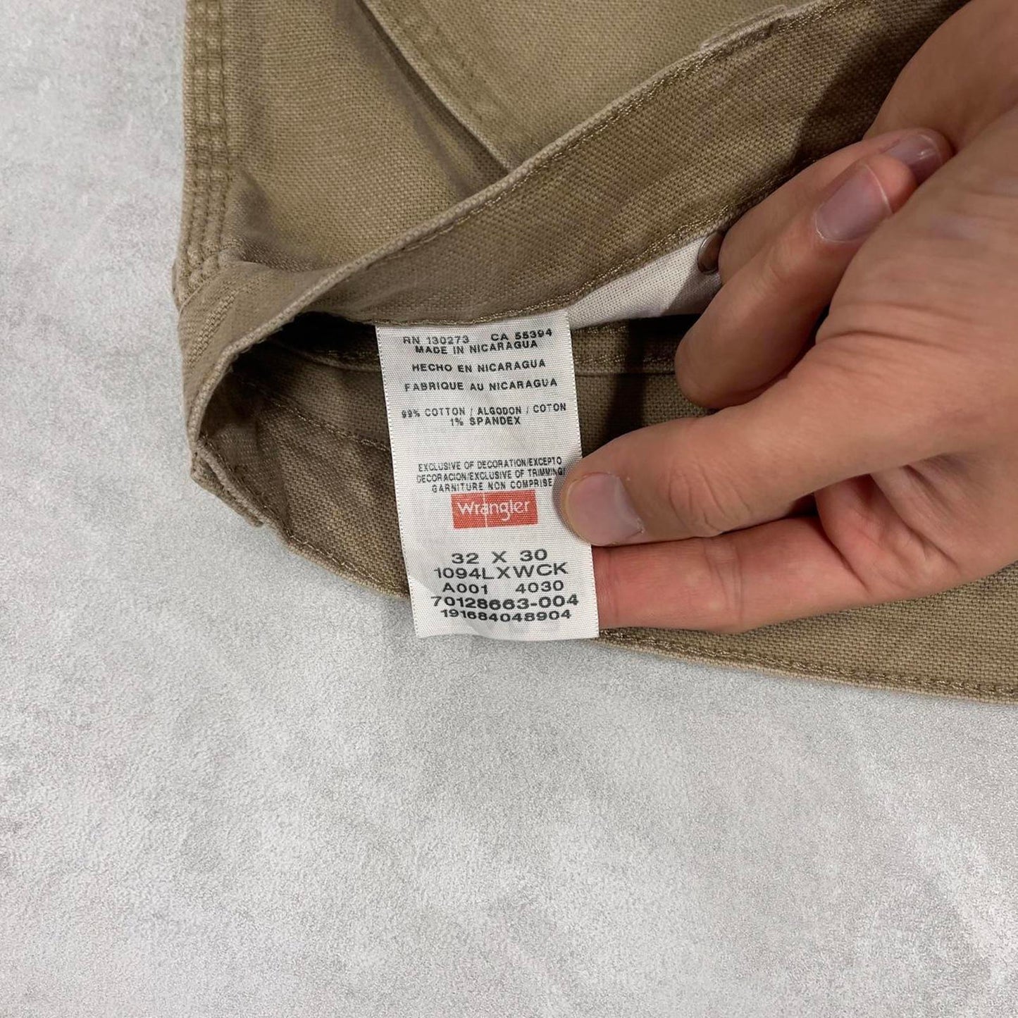 Tan Wrangler carpenter jeans W34L30 loose cargo skater style jeans