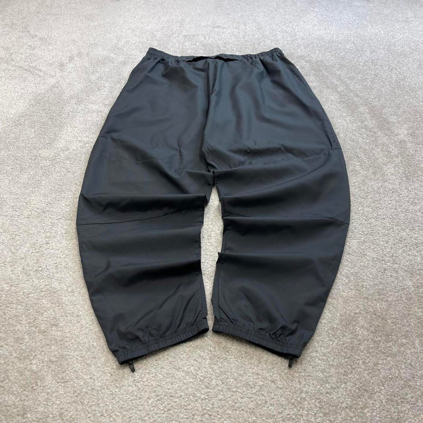 Grey Nike trackies XL loose y2k style joggers print Swoosh logo gym wear track pants