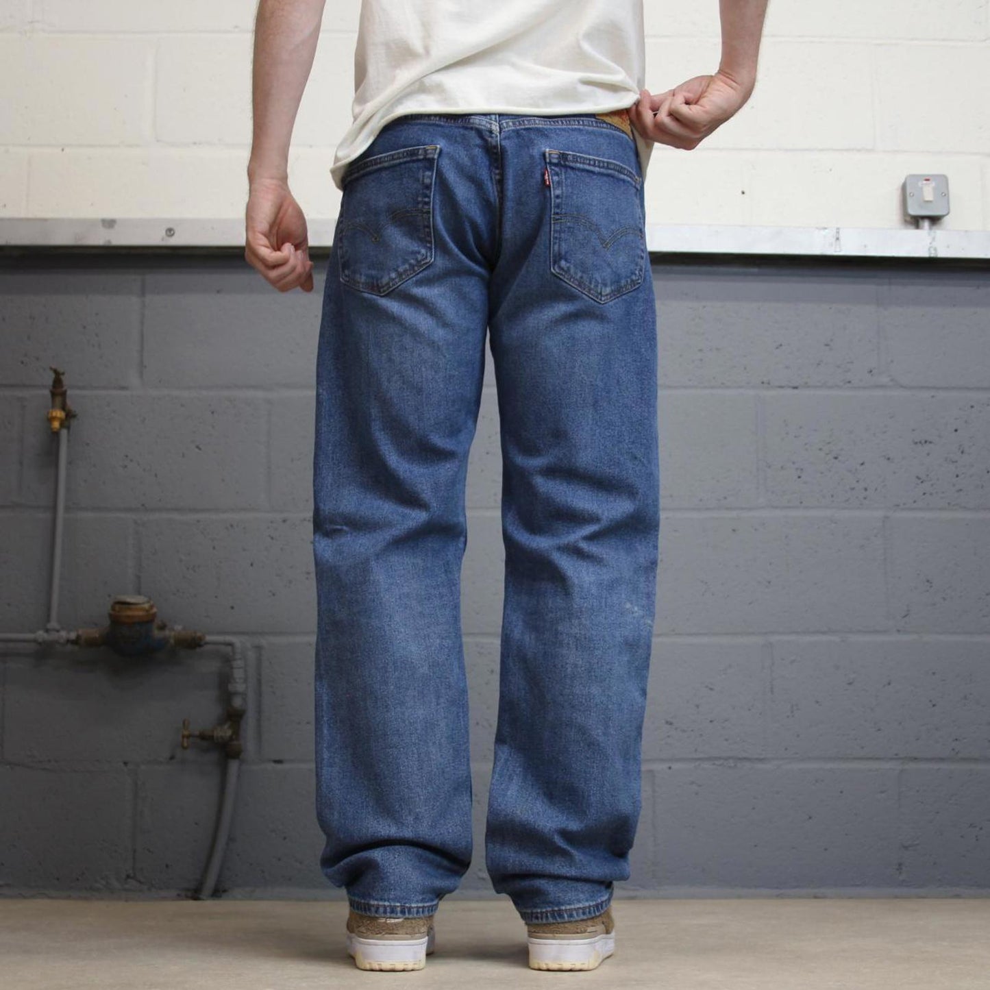 Blue Levis 505 jeans W34L32 blue straight leg y2k style pants red tab logo