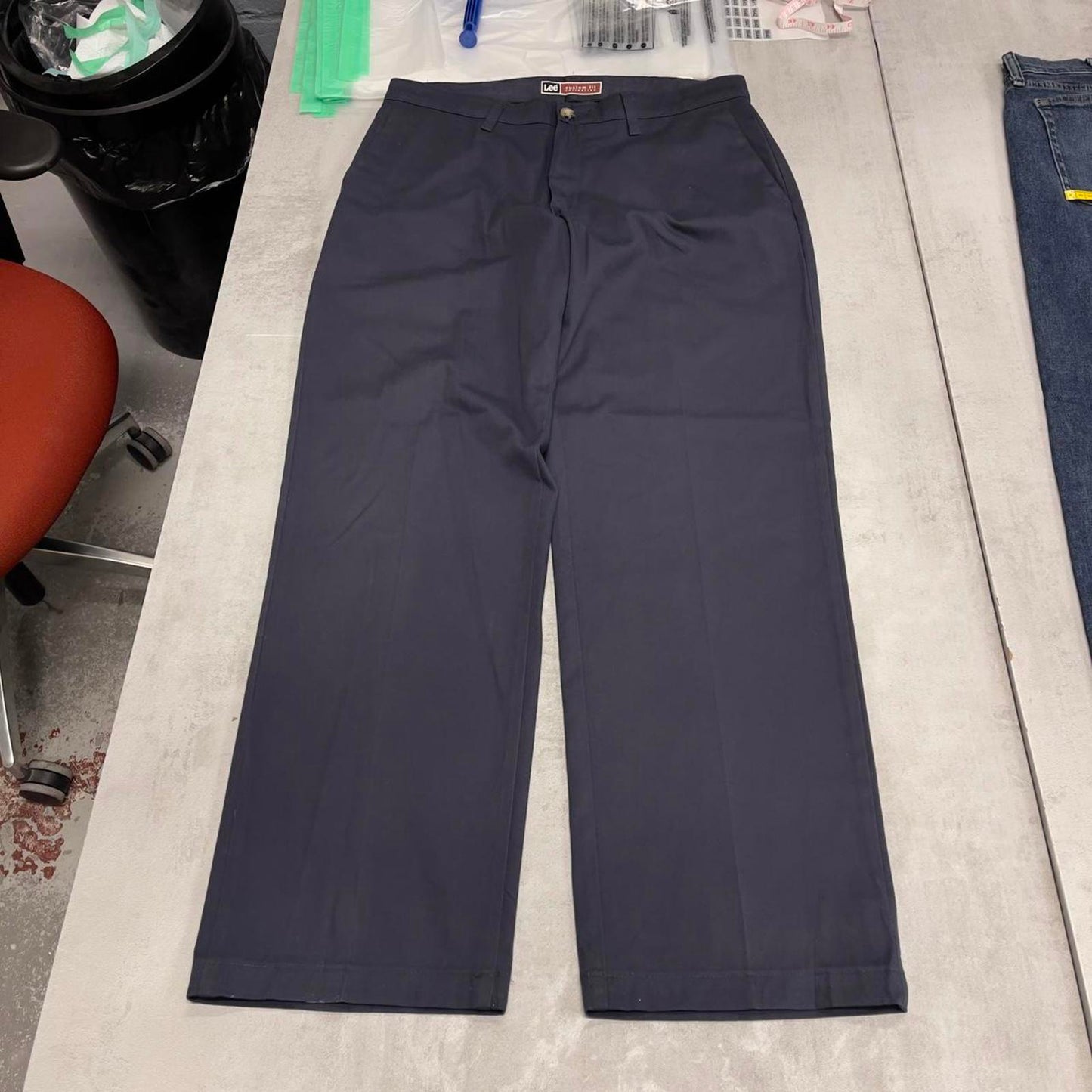 Navy Lee trousers W33L30 twill chino style skater pants