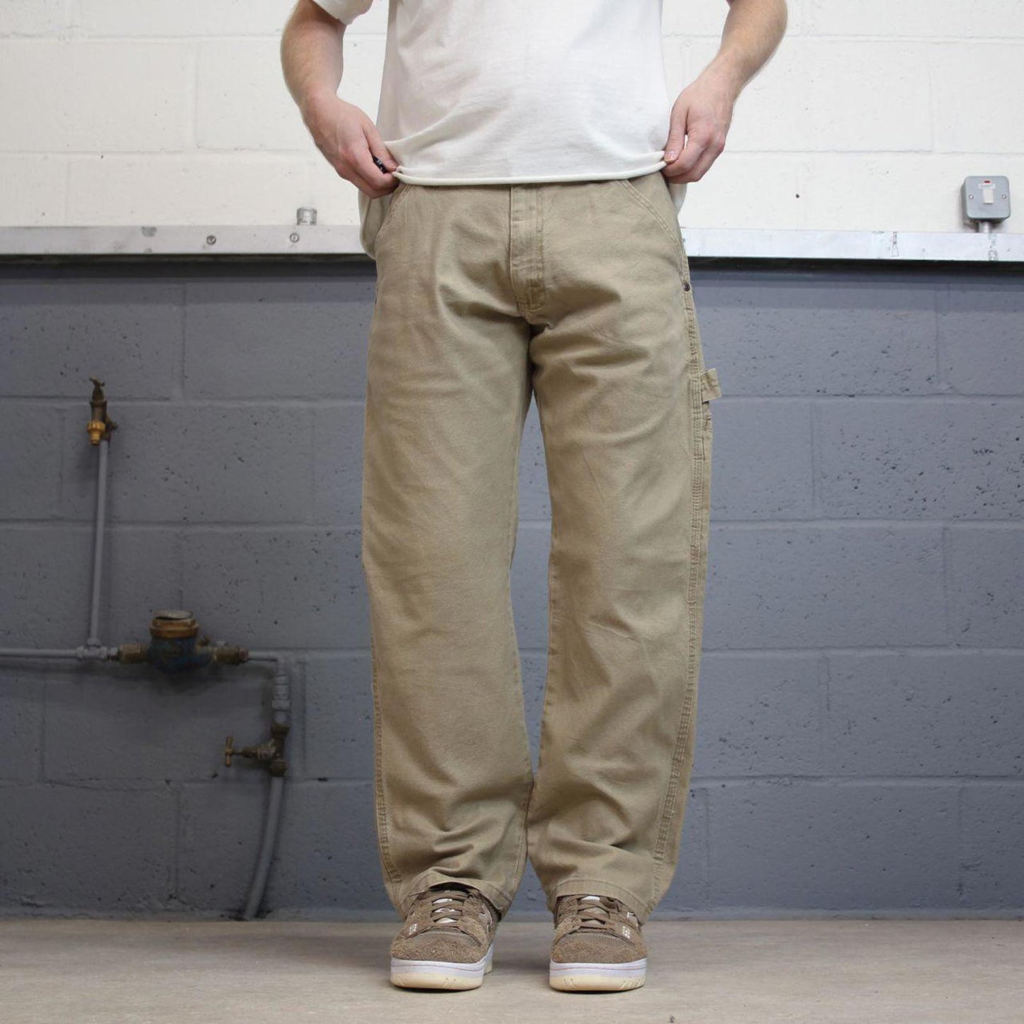 Tan Wrangler carpenter jeans W34L30 loose cargo skater style jeans