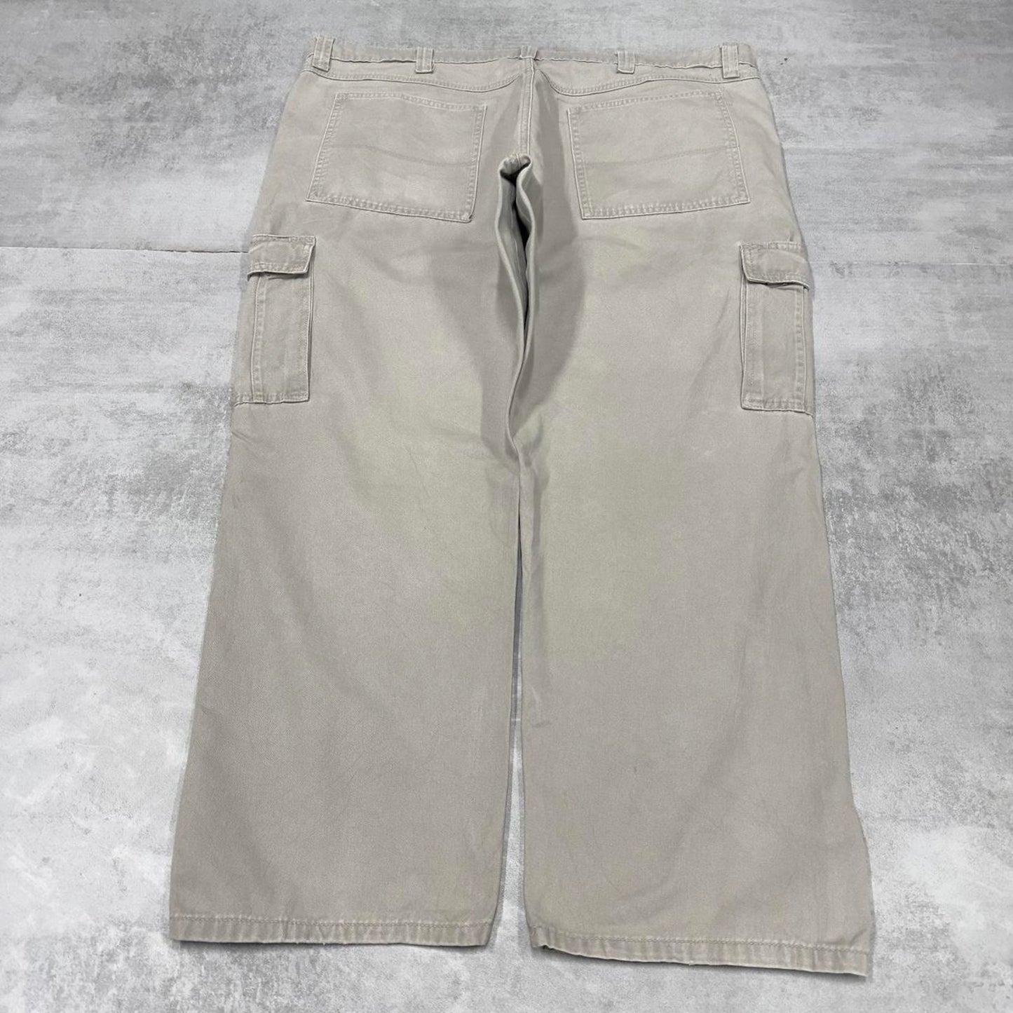 Beige Wrangler carpenter pants W44L29 loose cargo skater style trousers