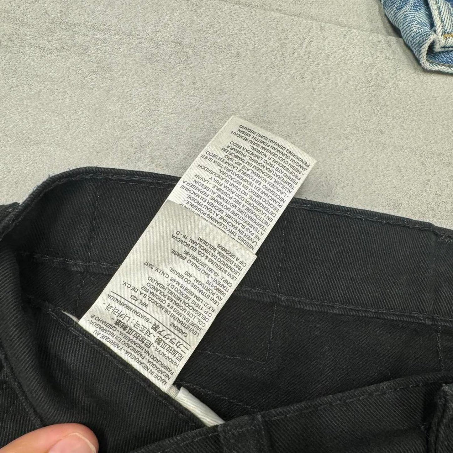 Black Levi’s jeans W30L30