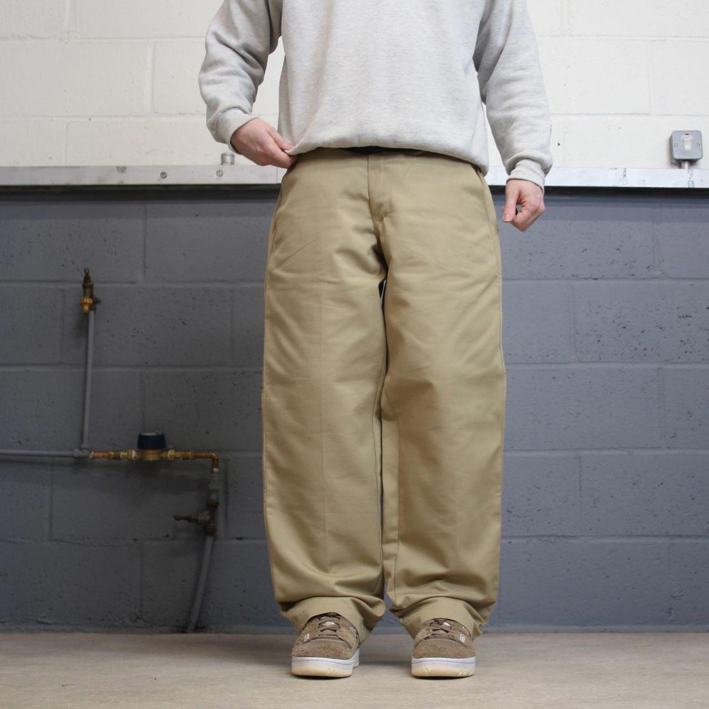 Vintage y2k baggy work pants beige Loose chino style skate trousers Red Kap workwear patch logo