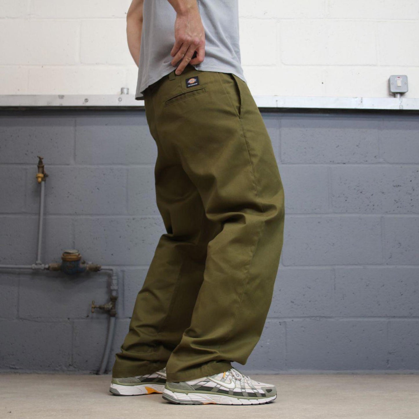 Dickies Skateboarding Pants W38L32 khaki twill chino 90s style skater pants