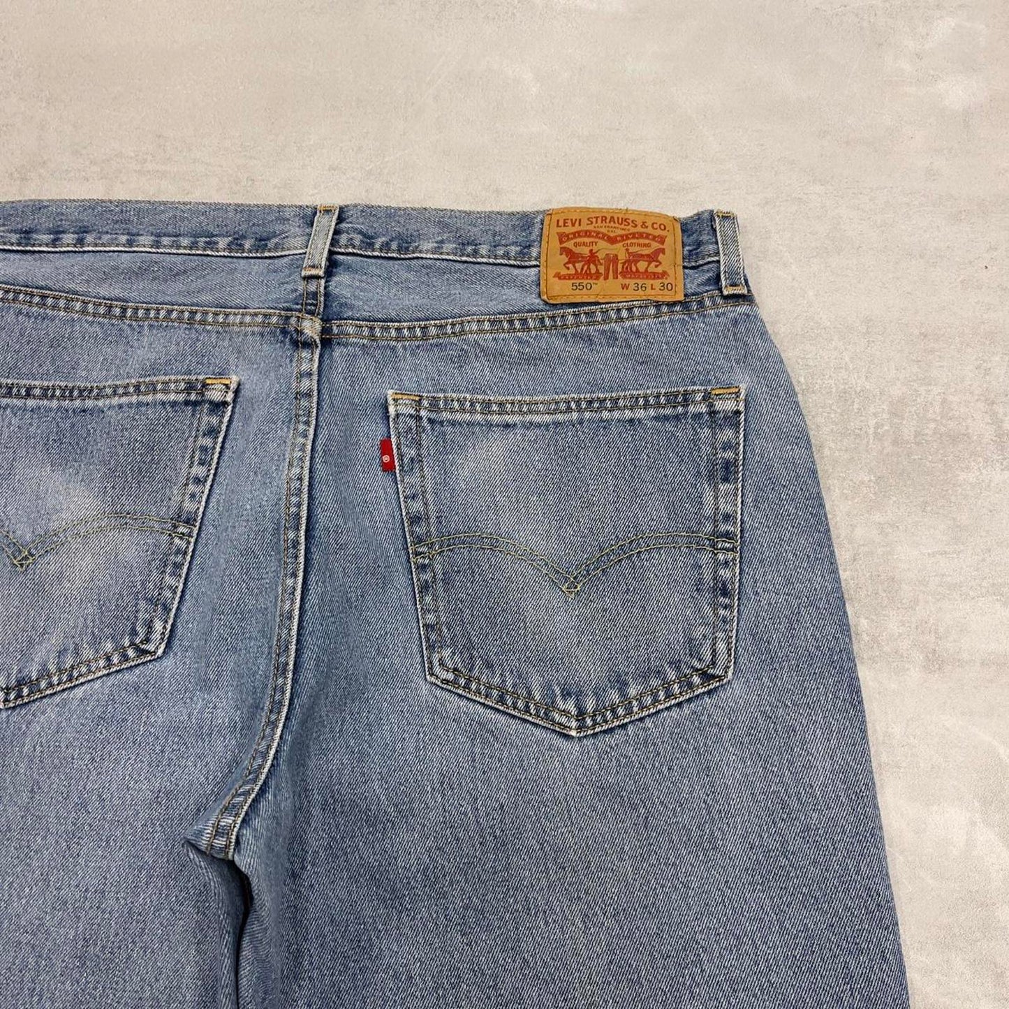 Baggy Levis 550 jeans W36 L30 blue loose 90s relaxed style skater jeans red tab logo