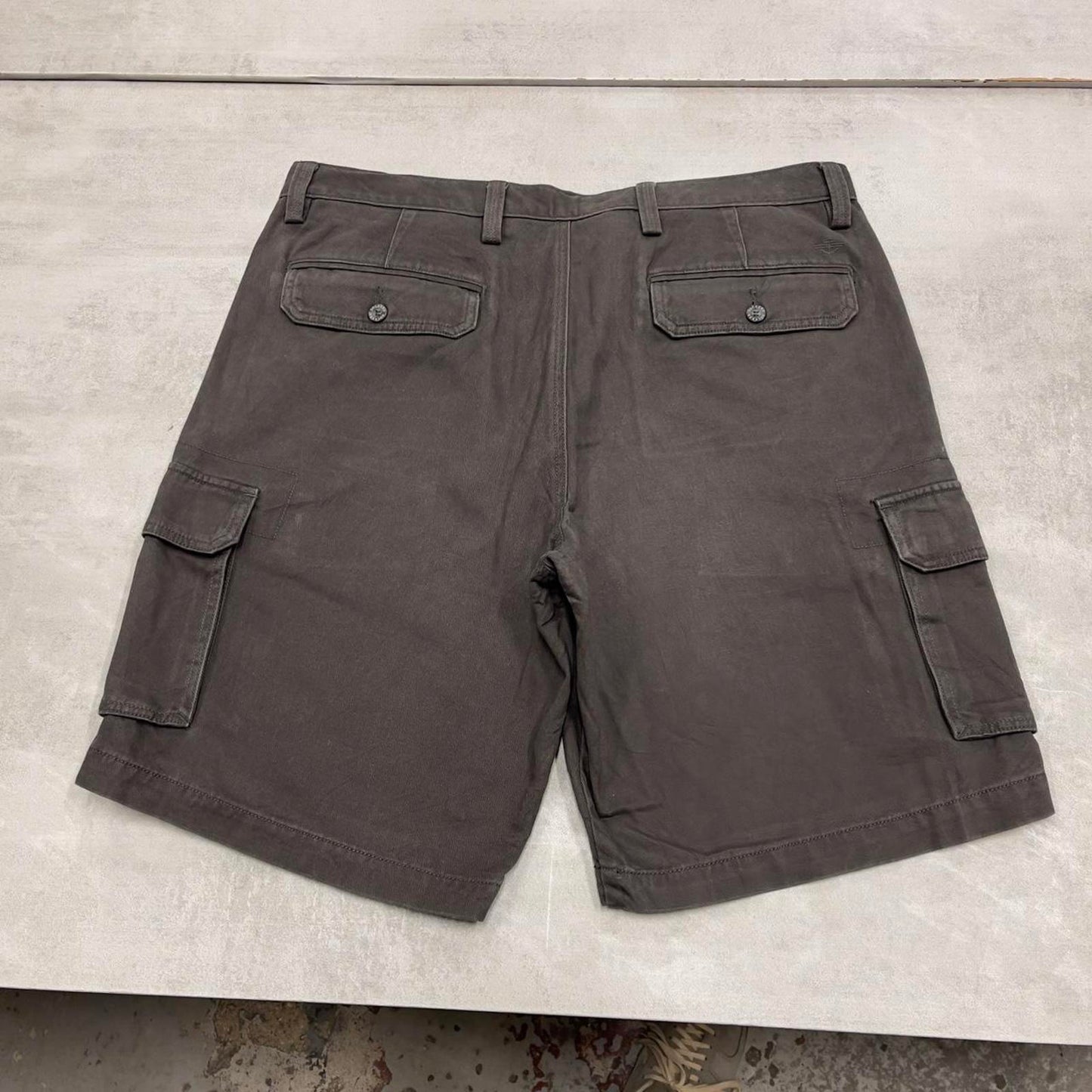 Mens baggy Dockers cargo shorts W38