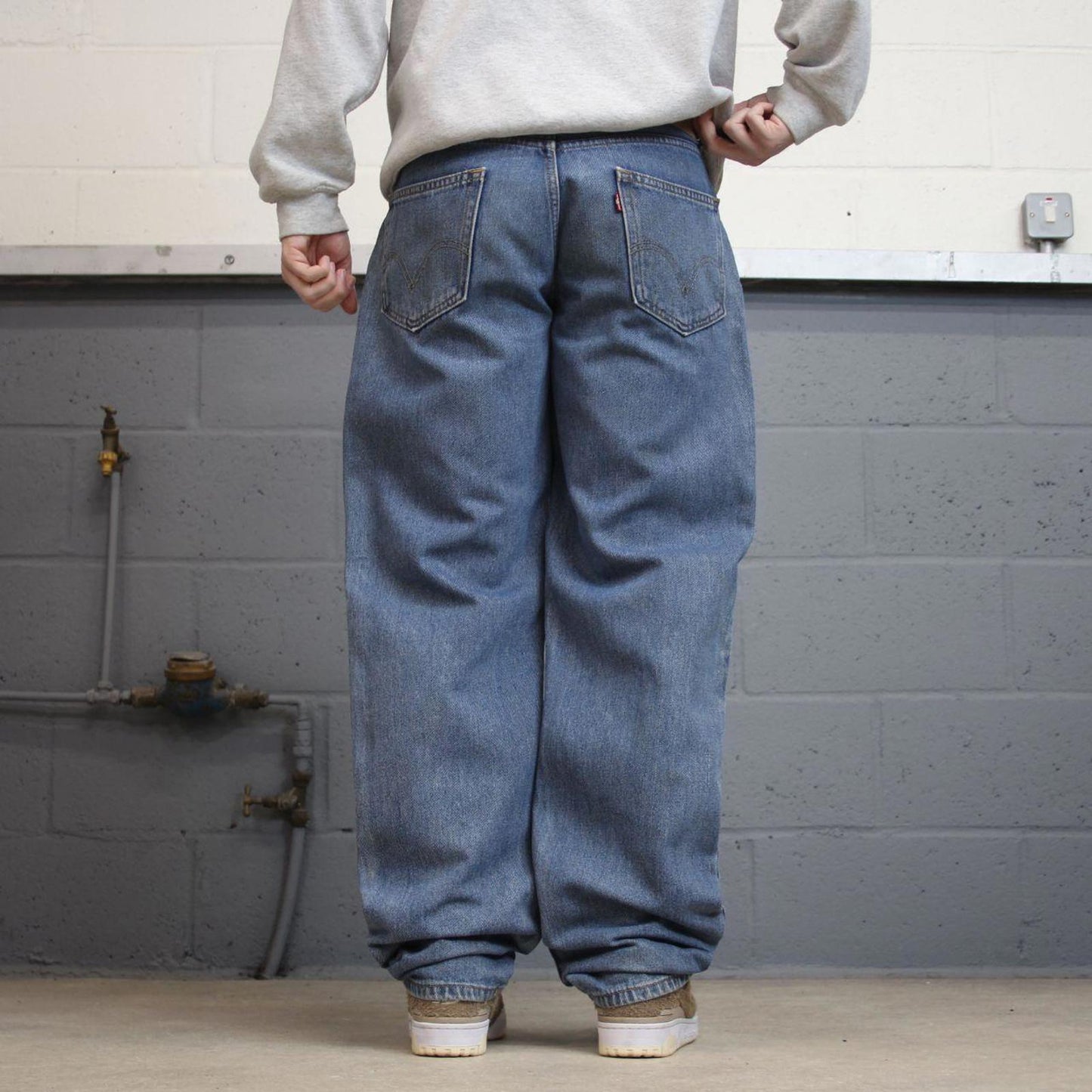 Baggy Levis 550 jeans W34 L34 blue loose 90s relaxed style skater jeans red tab logo