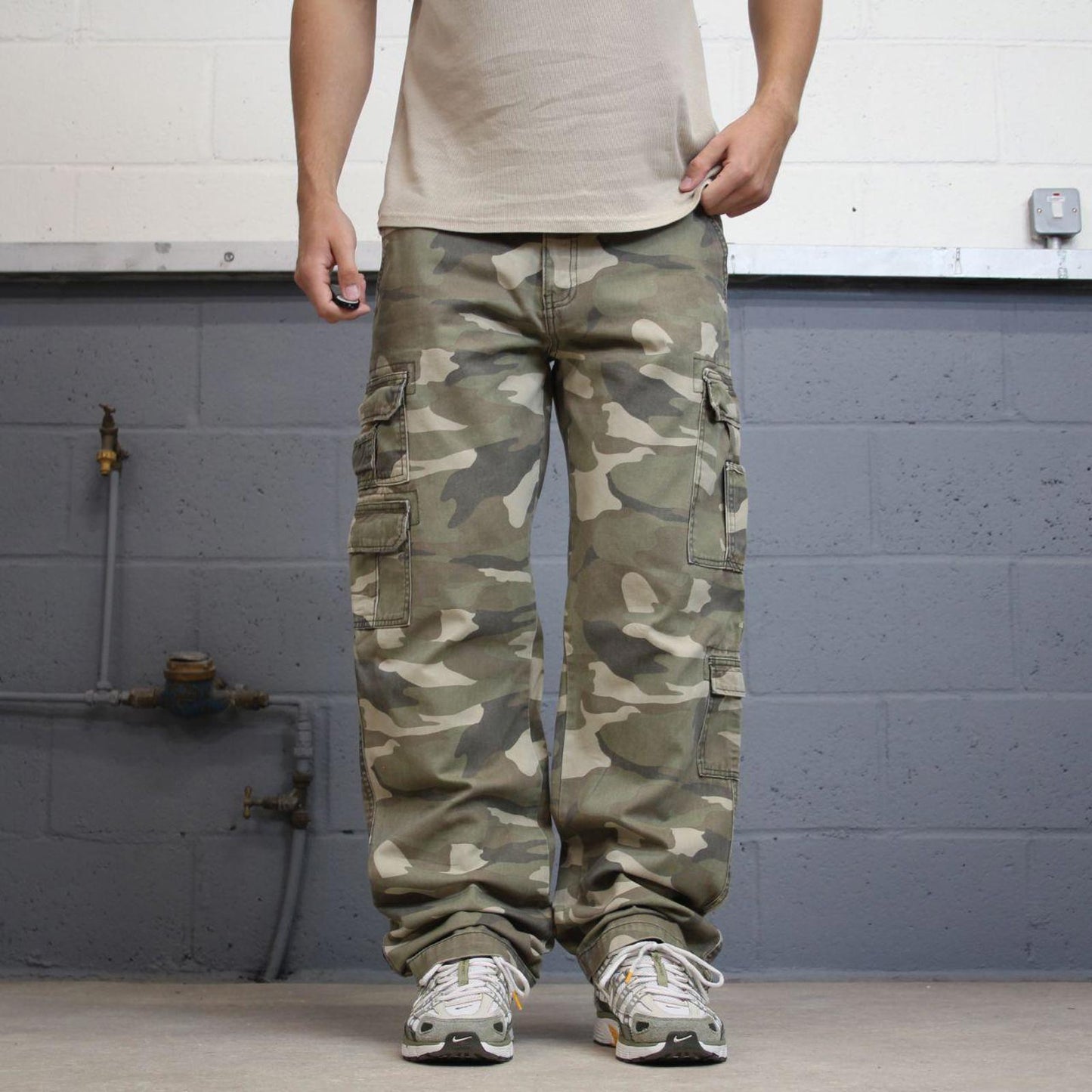 Baggy camo Iron Co. cargo pants W36L34 Khaki camouflage loose y2k style carpenter trousers