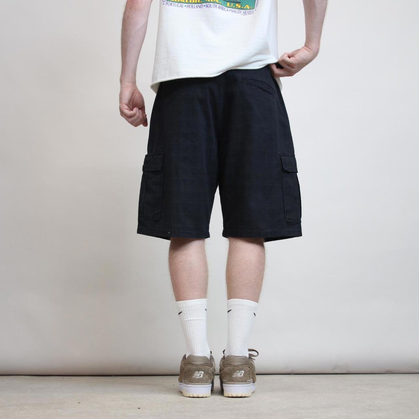 Checkered Wrangler cargo shorts W34