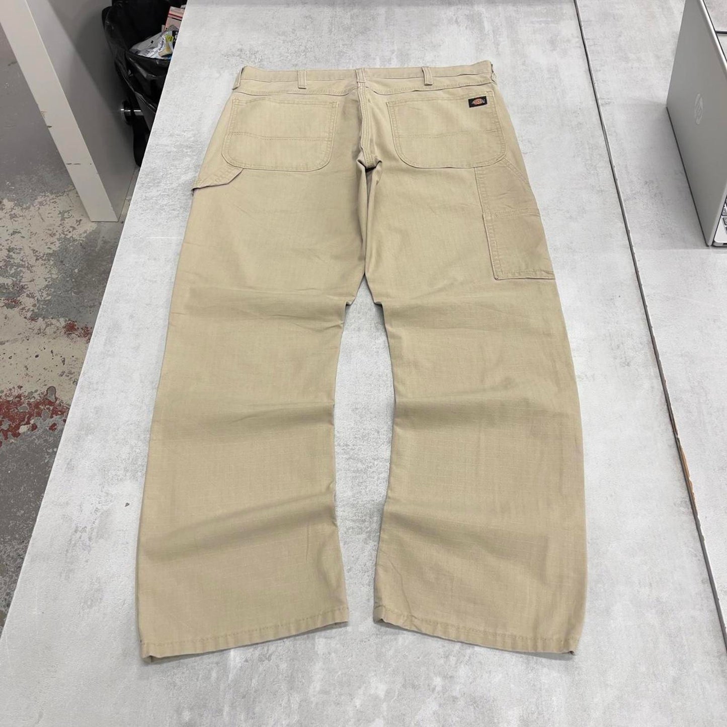 Dickies carpenter trousers W34L30 beige wide leg flex skate style cargo pants