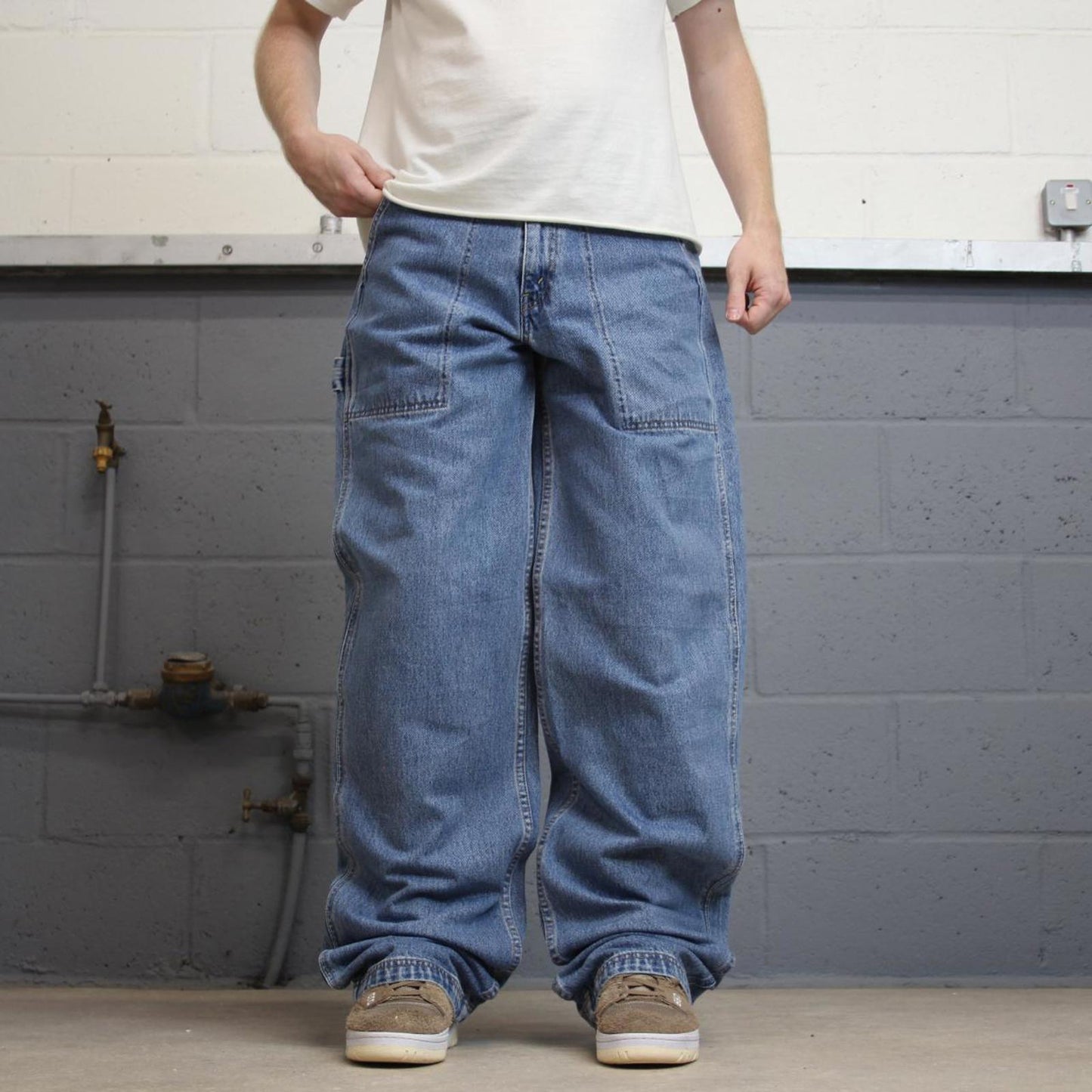 Vintage baggy Levi's Dry Goods carpenter jeans W32L36 1990s blue skater thick denim cargos paper tag