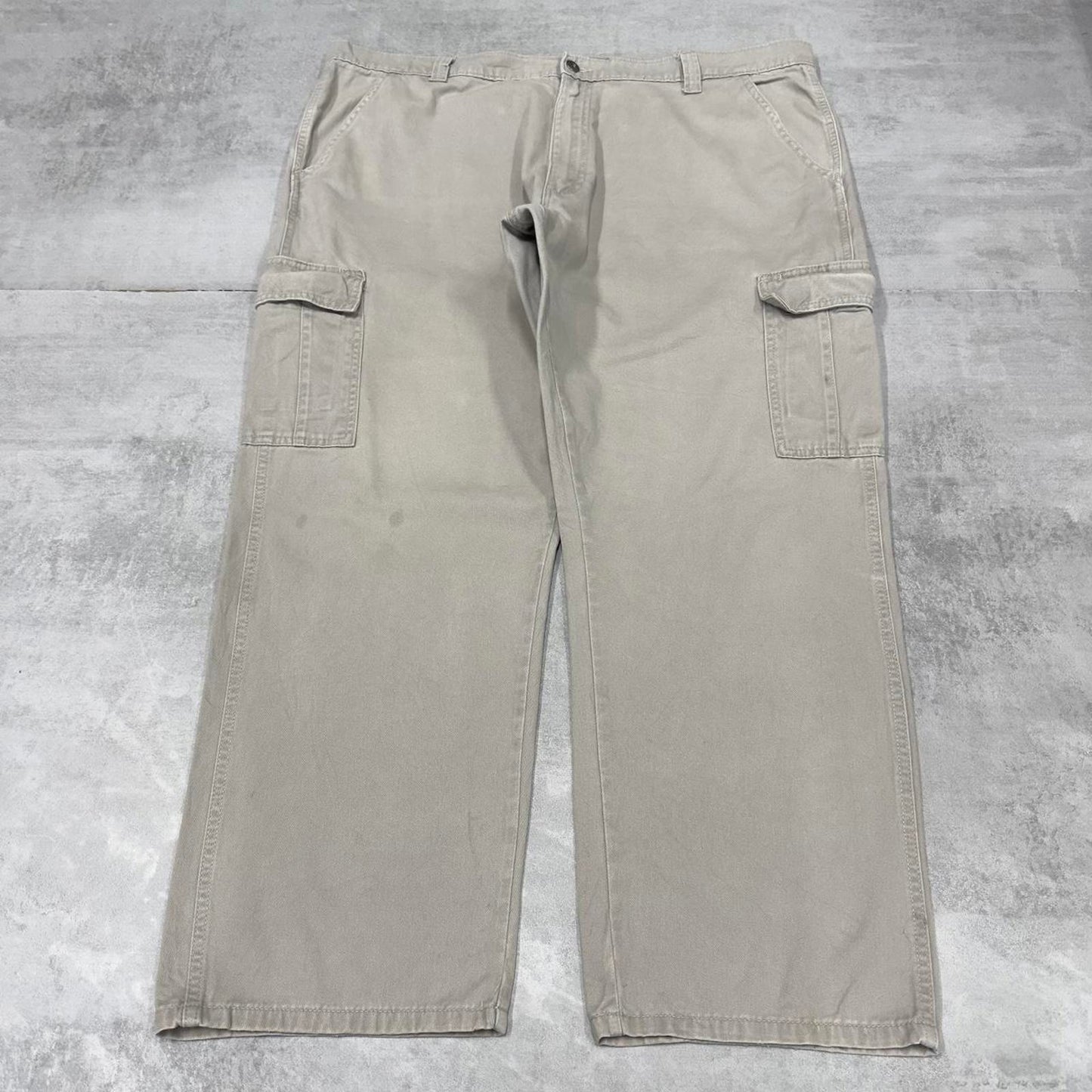 Beige Wrangler carpenter pants W44L29 loose cargo skater style trousers