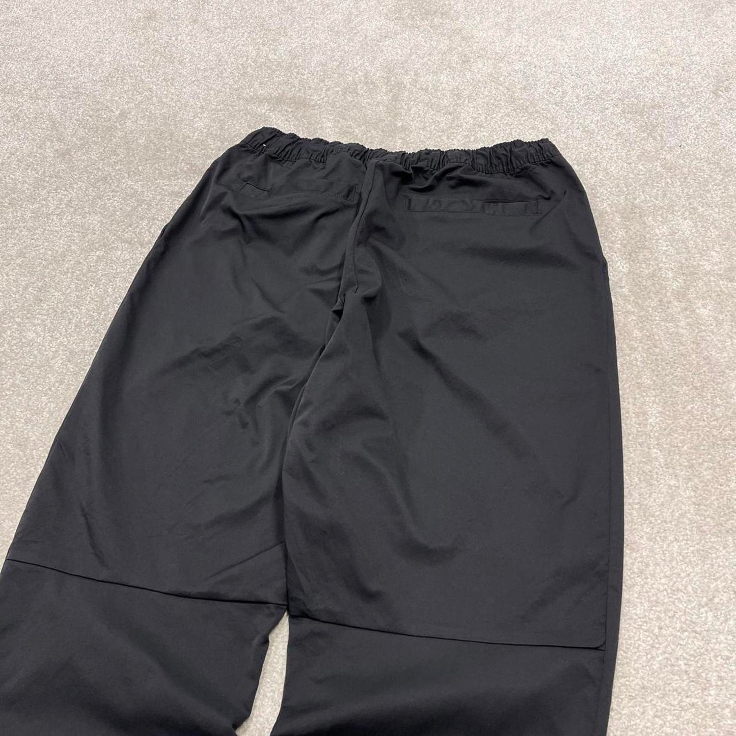 00s Nike tracksuit bottoms y2k XXL loose black joggers embroidered Swoosh logo gym wear trackies