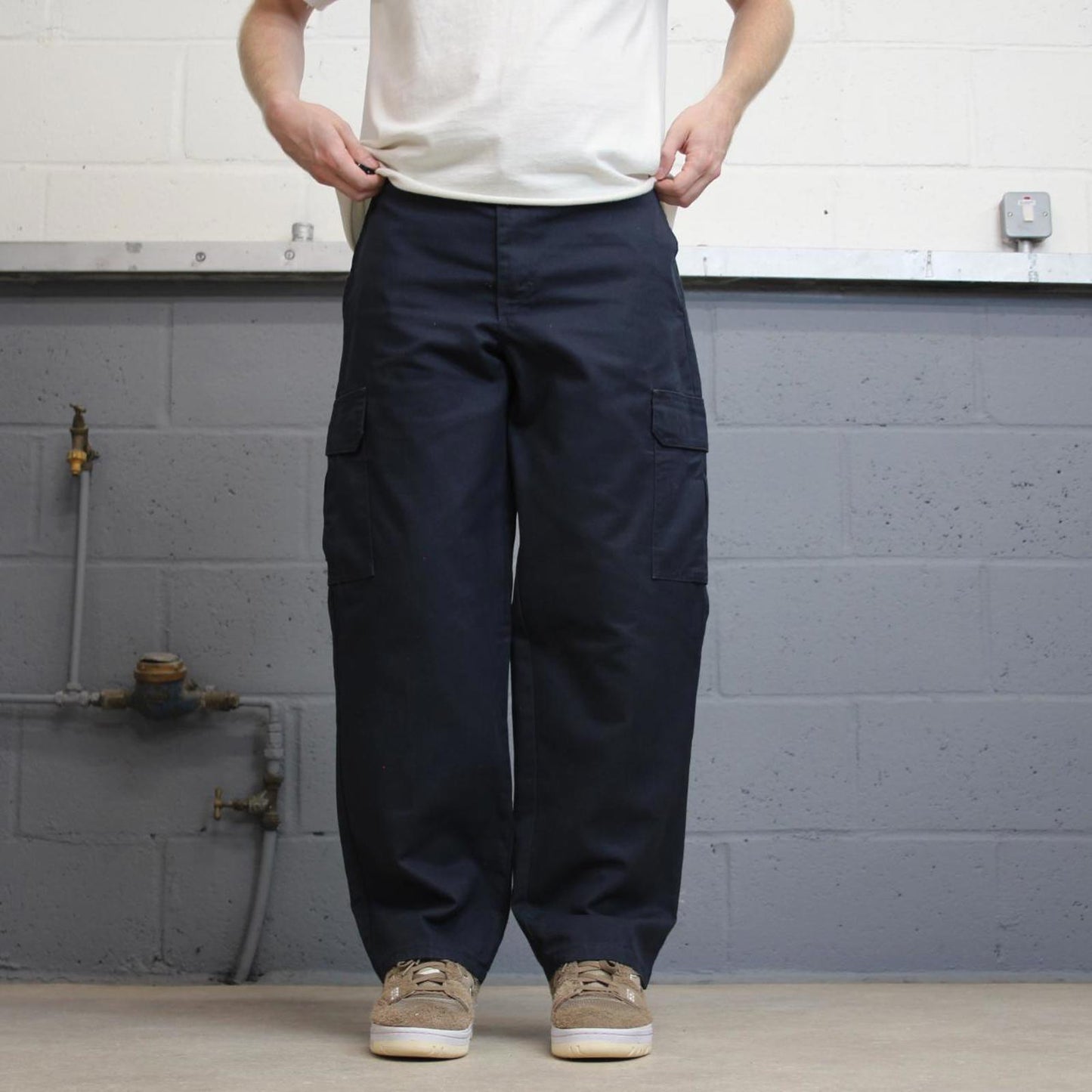Navy Dickies cargo trousers W34L30 loose utility pocket cargo skater style