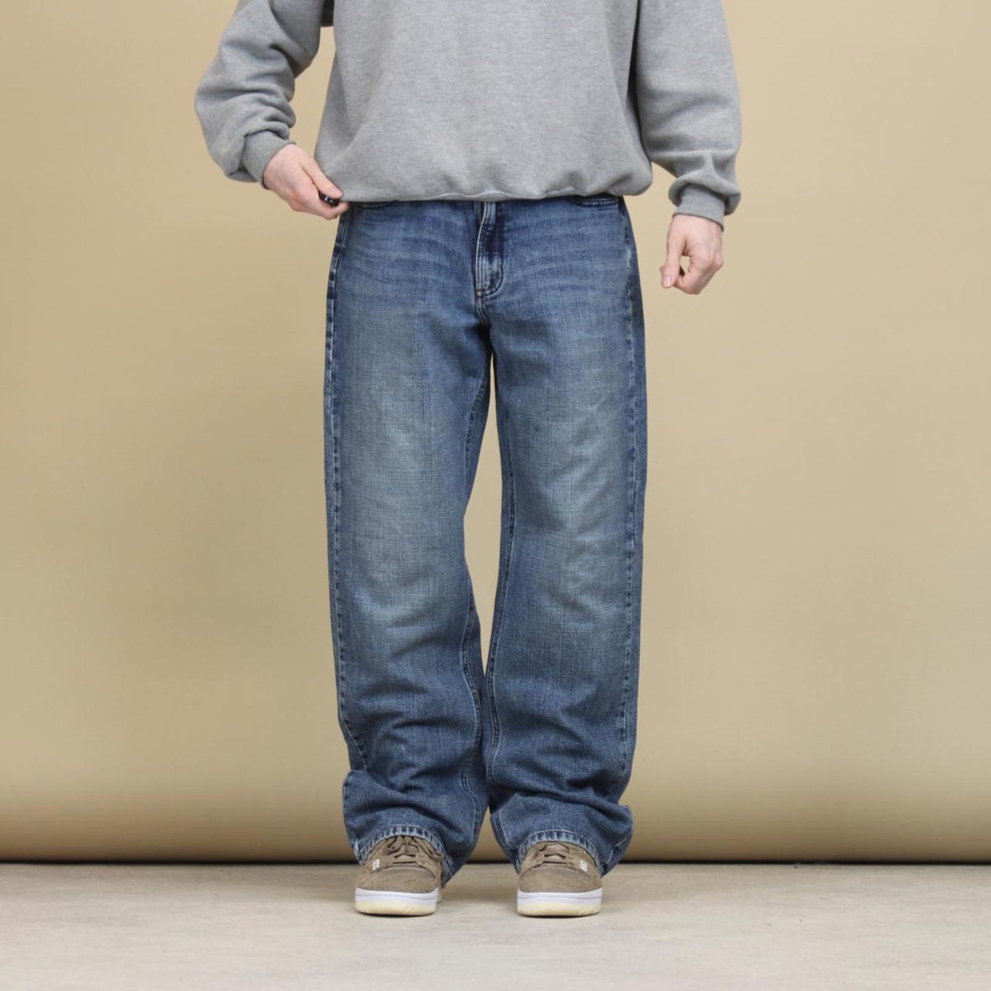 Blue Exhaust jeans W34L32 embroidered Y2K style stitch detailing design