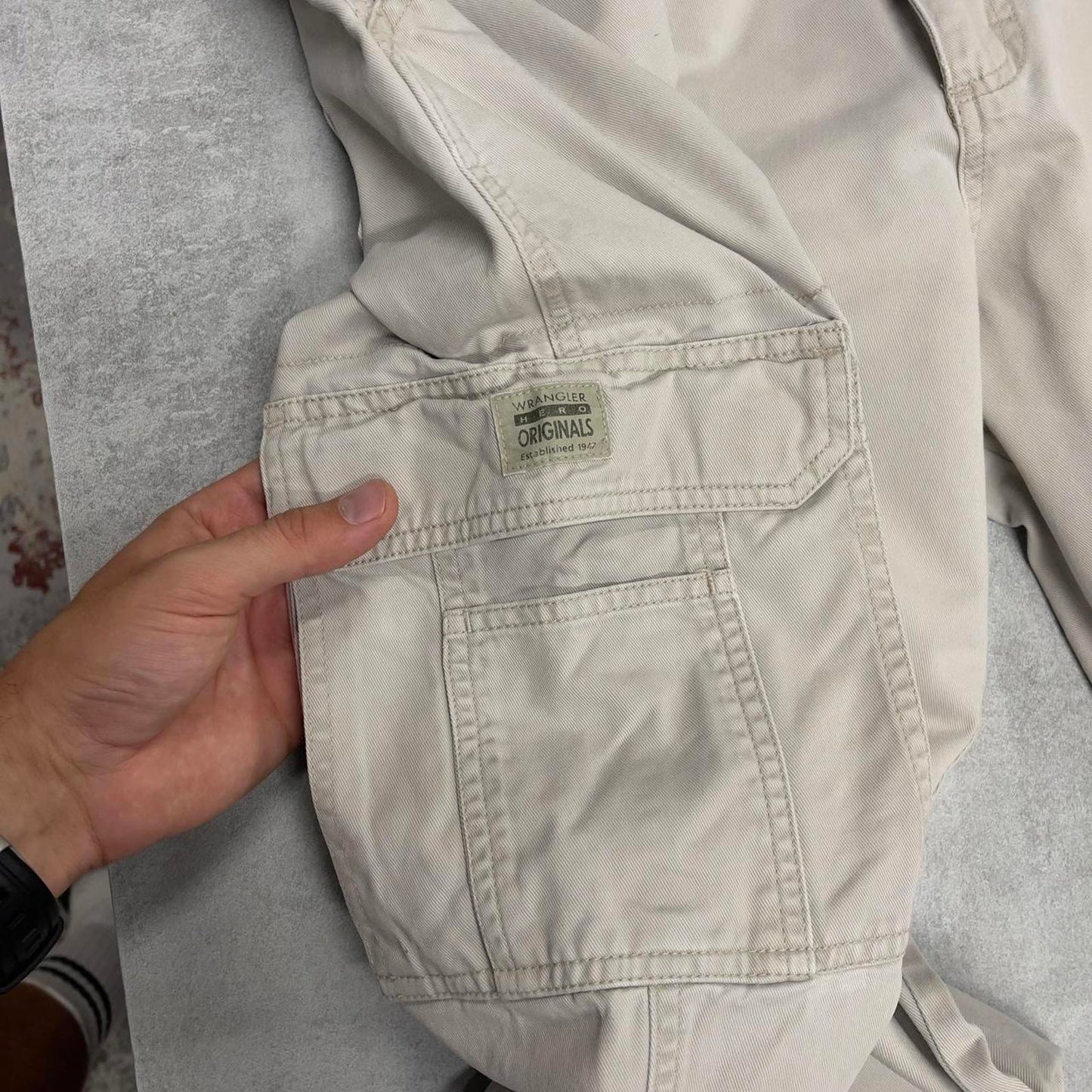 Baggy Wrangler cargo pants W38L30 beige wide leg y2k style trousers
