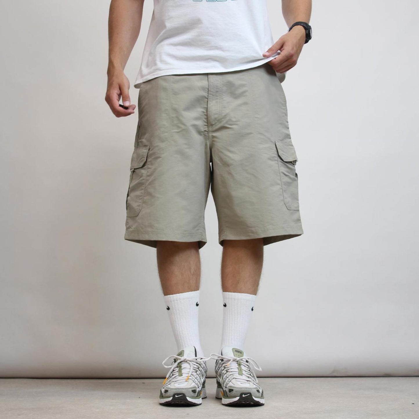 Mens baggy Wrangler cargo shorts W38