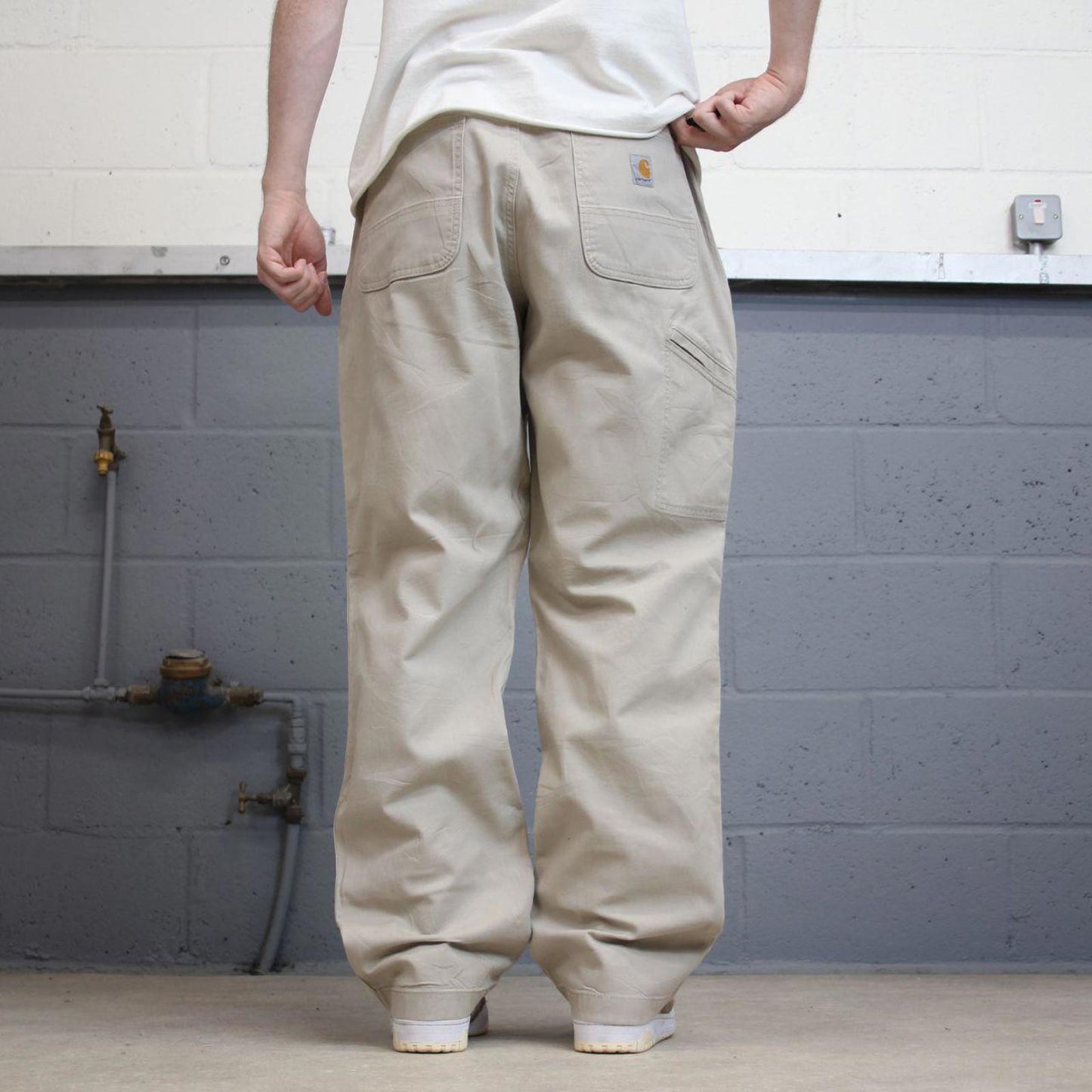 Beige Carhartt carpenter pants W36L32 relaxed fit 90s skater style cargos