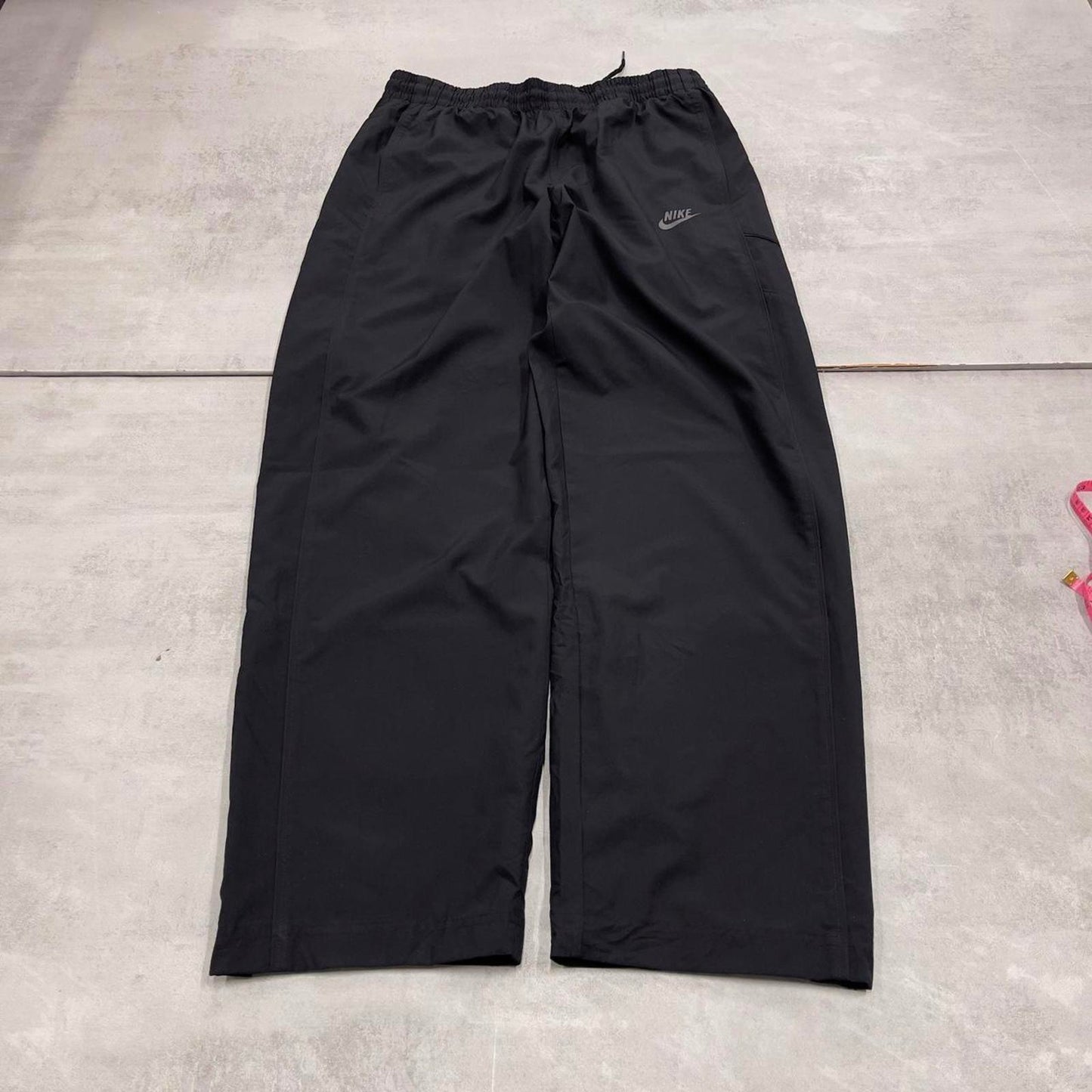Baggy Nike Trackies L Black y2k 00s style wide leg joggers swoosh logo mesh lining