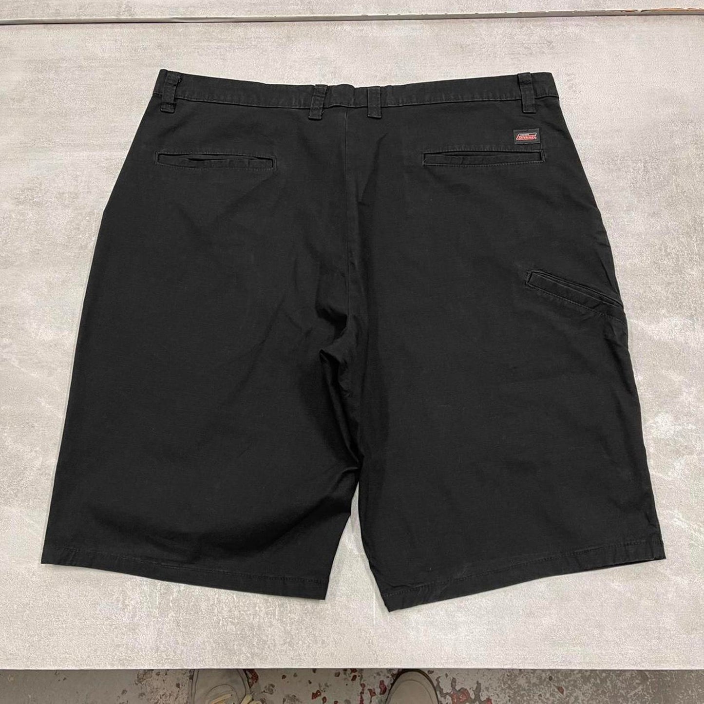 Black Dickies carpenter shorts W38