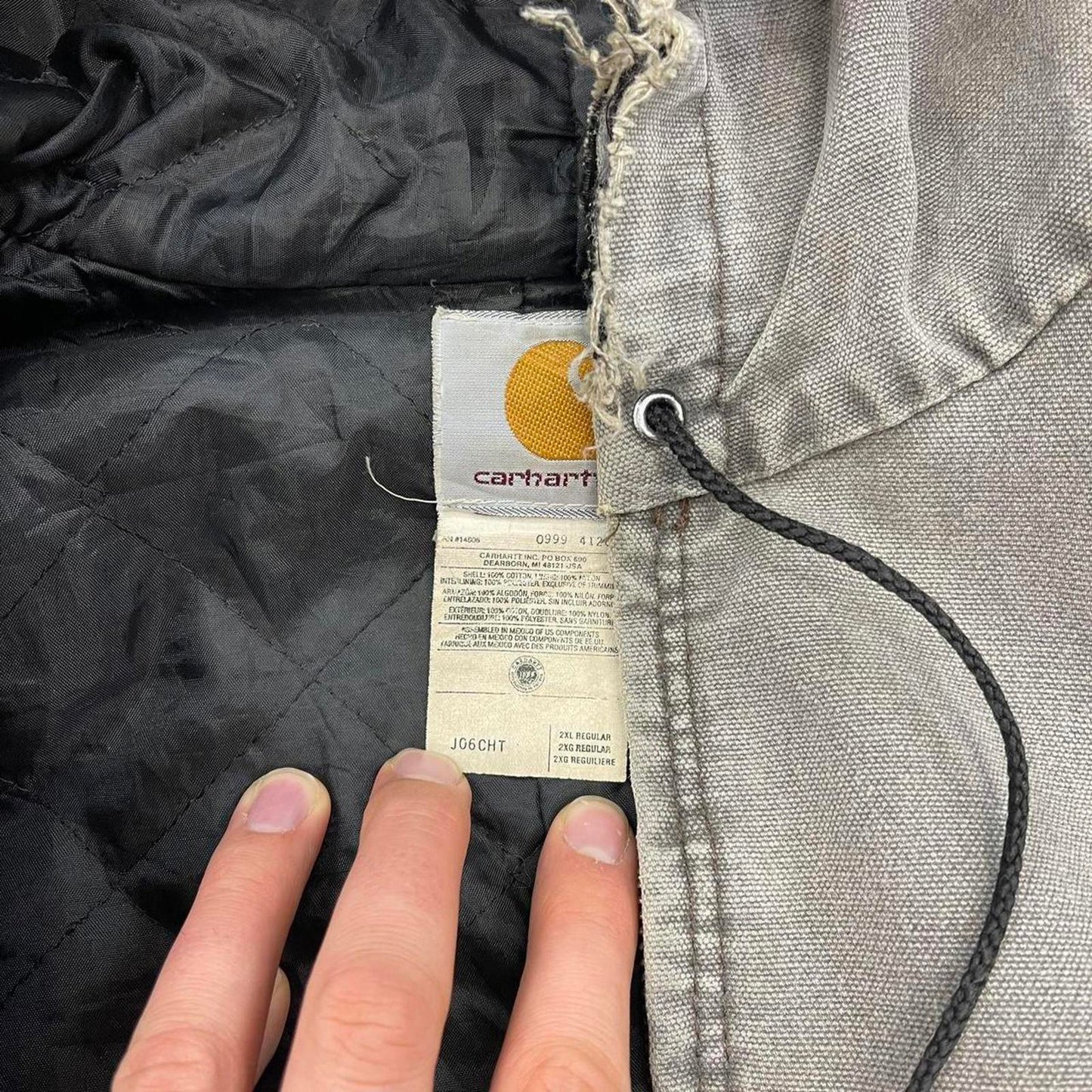 Vintage brown Carhartt hooded active jacket 2XL (fits XL) 90s style thick bomber