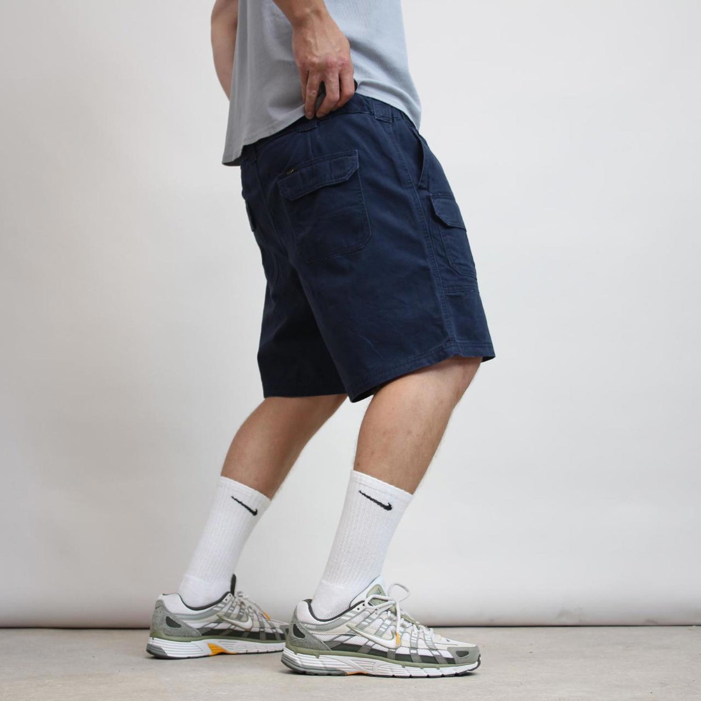 Mens Baggy Lee shorts W40