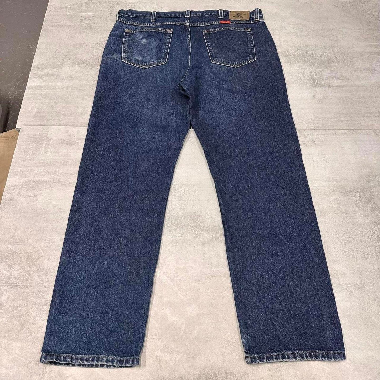 Blue Wrangler jeans W40L32 loose denim 90s style jeans skater